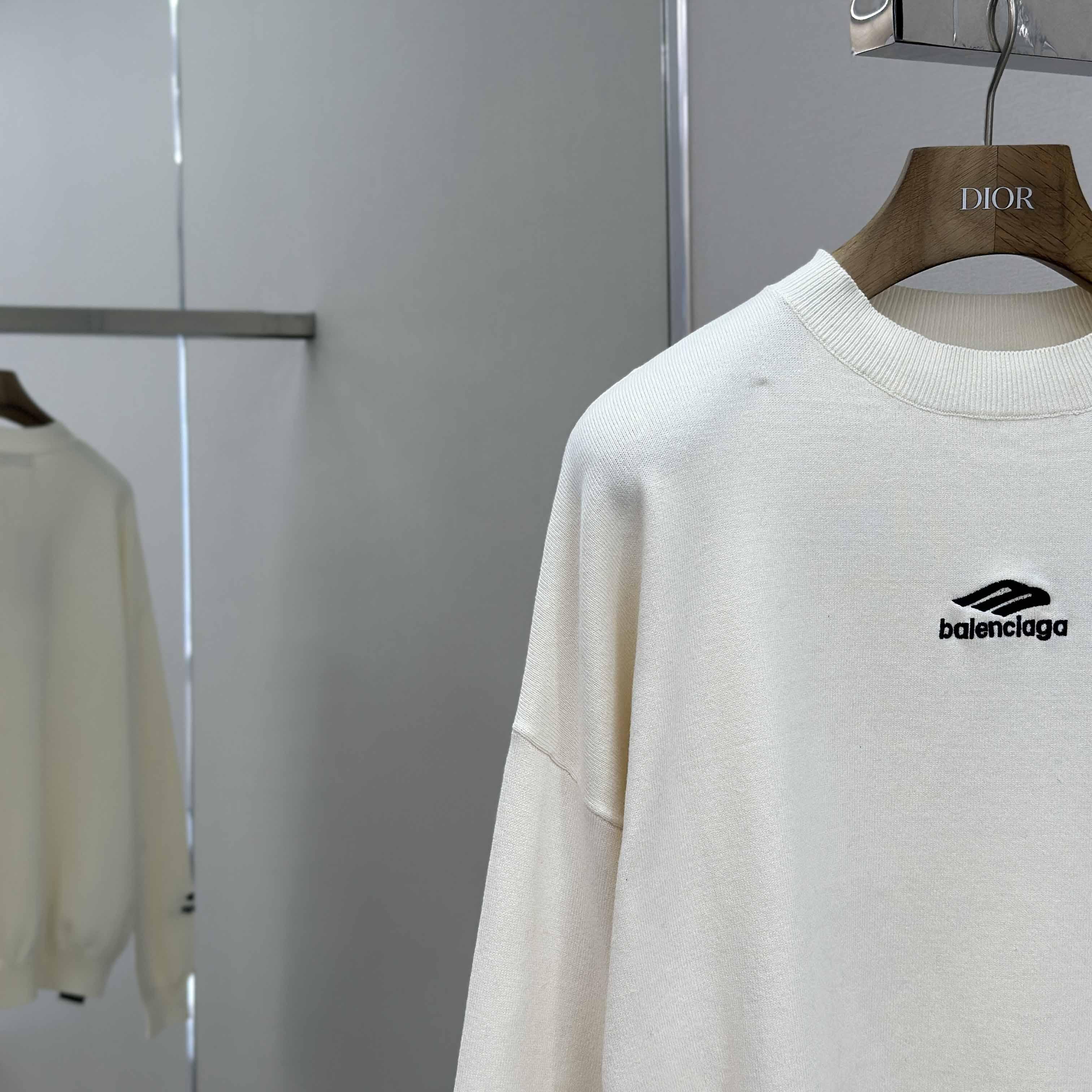 Balenciaga Ski Crewneck Sweater In White - DesignerGu