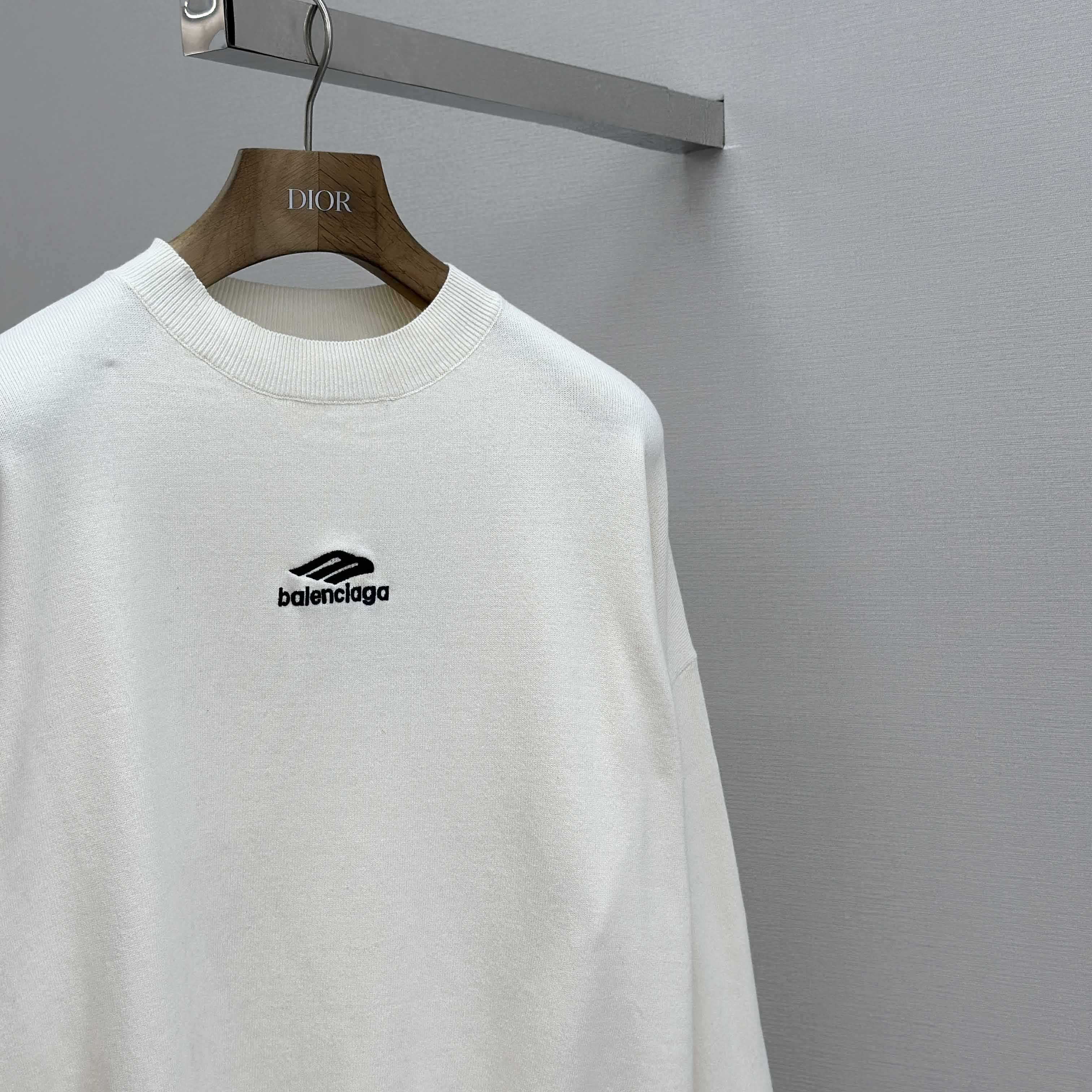 Balenciaga Ski Crewneck Sweater In White - DesignerGu