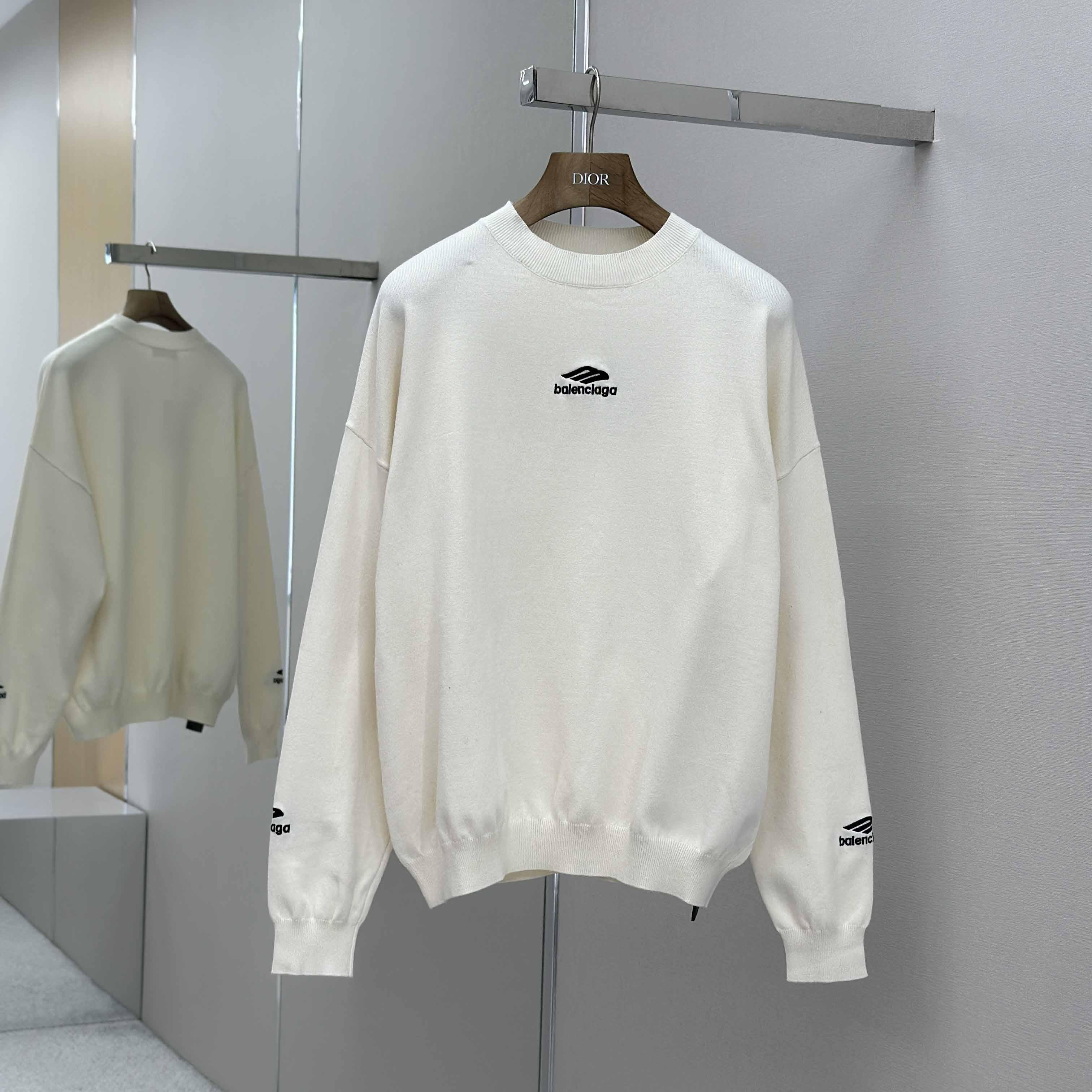 Balenciaga Ski Crewneck Sweater In White - DesignerGu