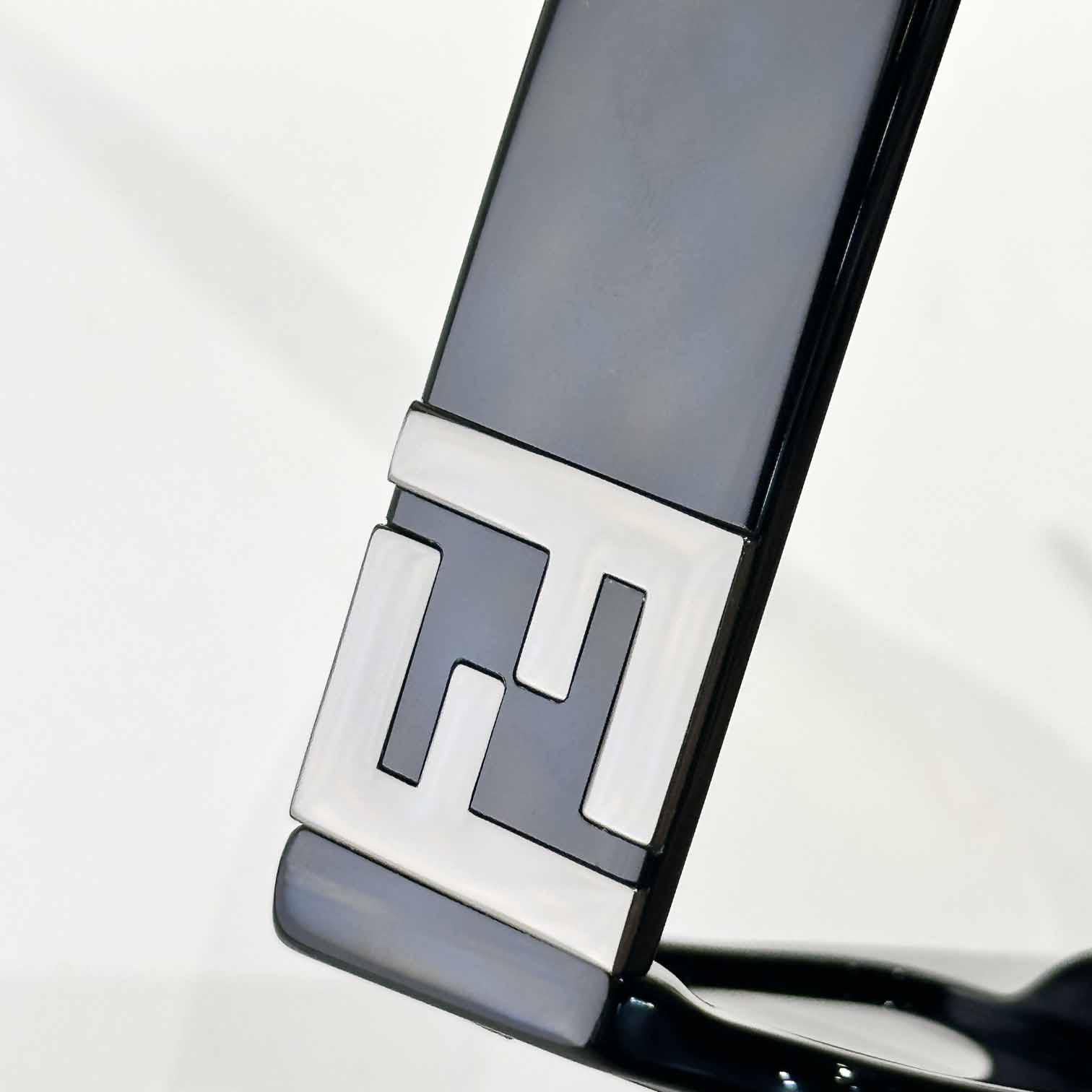 Fendi FF Squared Black Acetate Sunglasses  FE40587 - DesignerGu