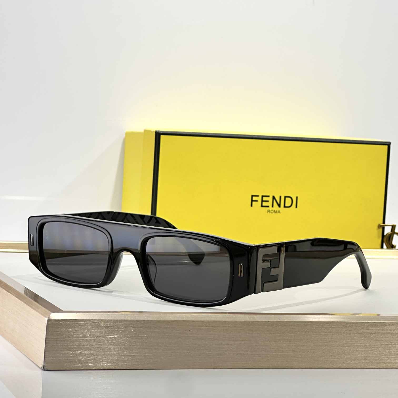 Fendi FF Squared Black Acetate Sunglasses  FE40587 - DesignerGu