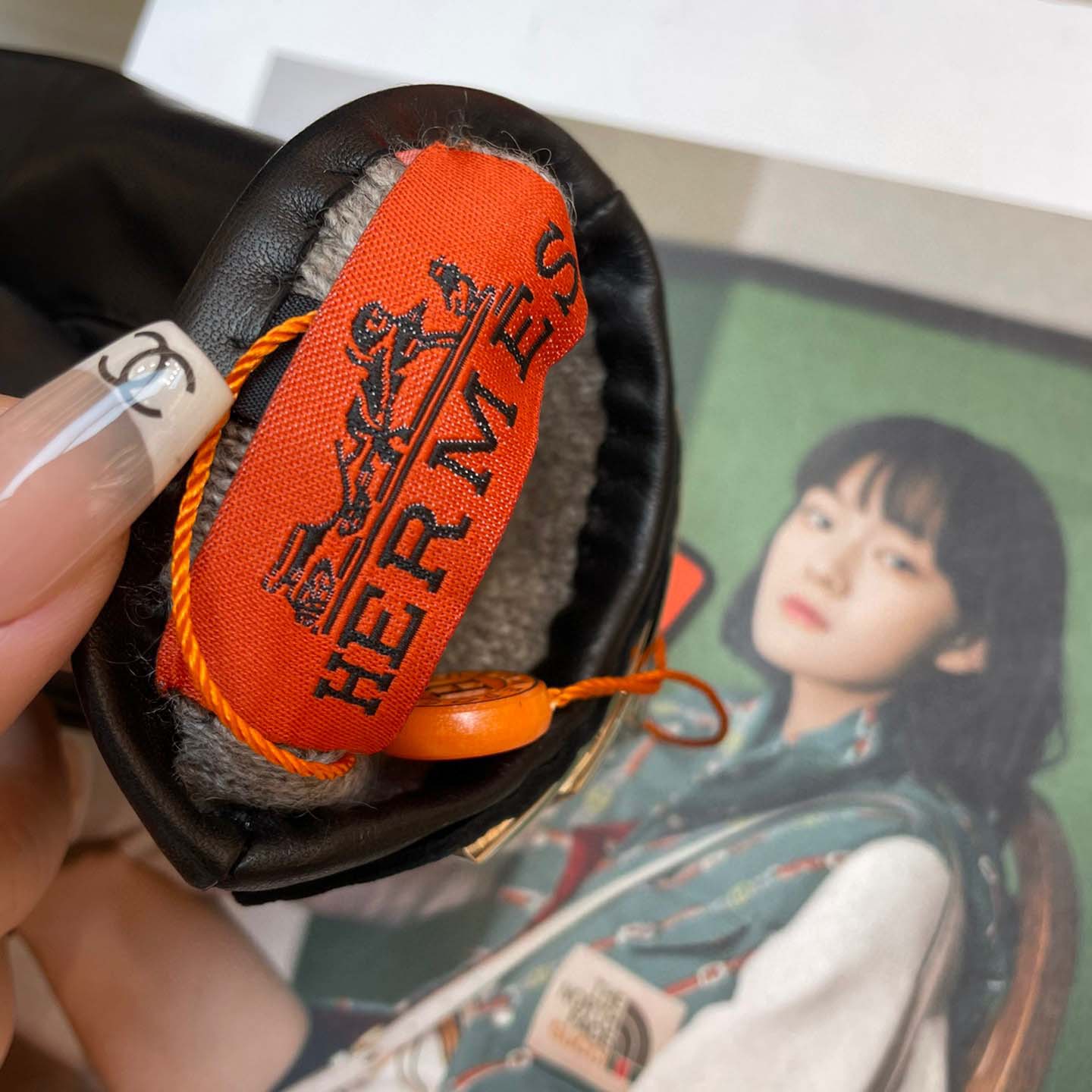 Hermes Women's Gloves  - DesignerGu