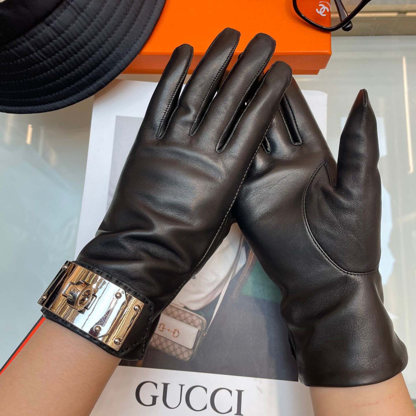 Hermes Women's Gloves  - DesignerGu