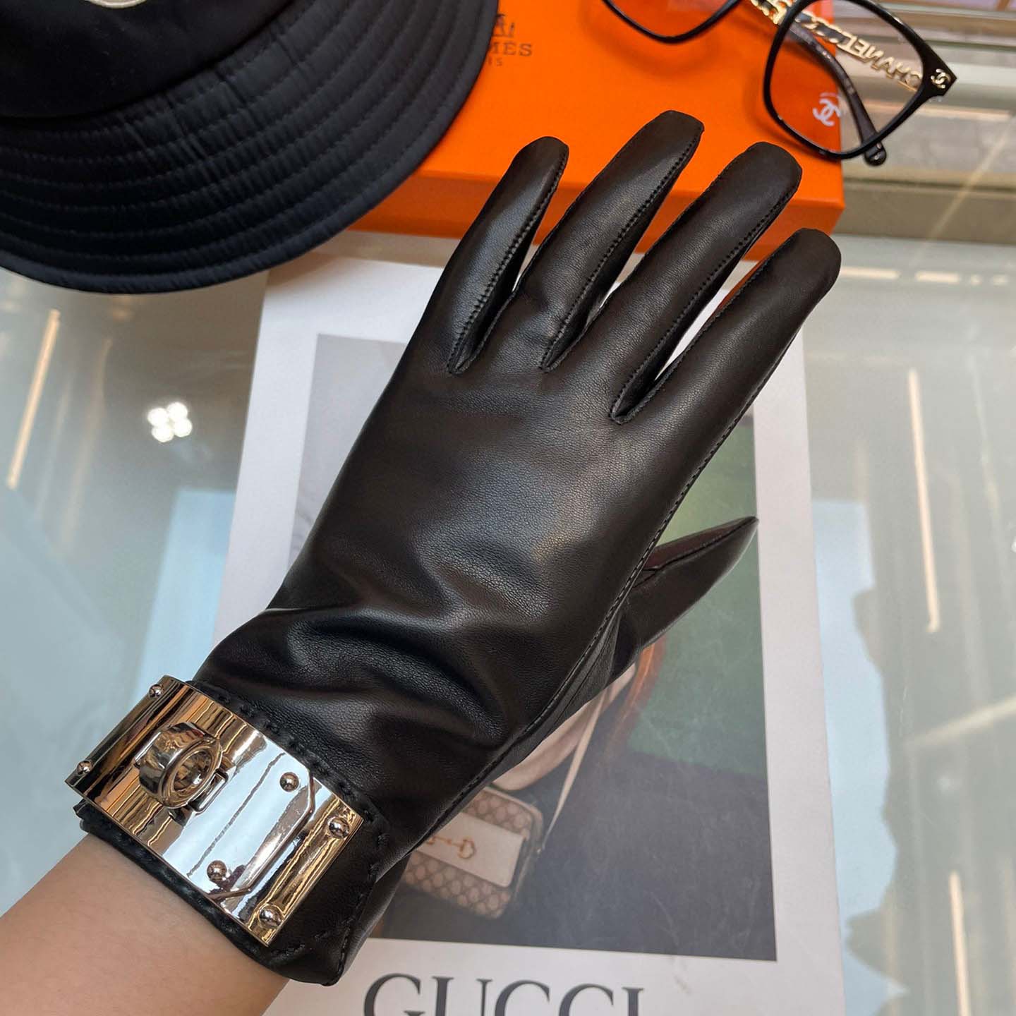 Hermes Women's Gloves  - DesignerGu