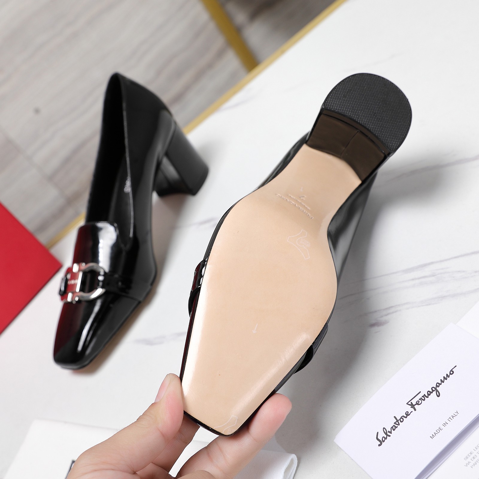 Ferragamo Black Leather Pump   6cm - DesignerGu