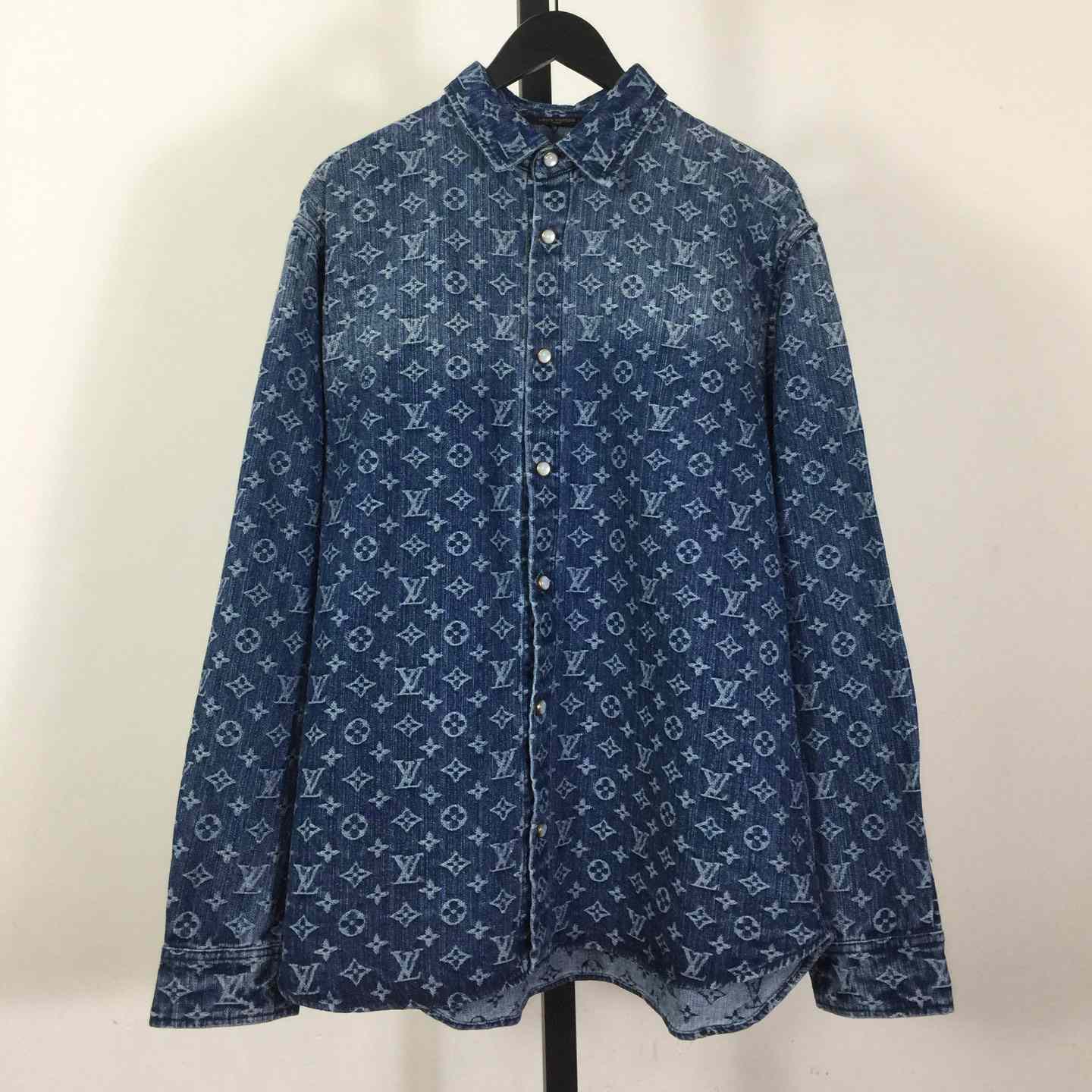 Louis Vuitton Monogram Denim Shirt   1AI195 - DesignerGu