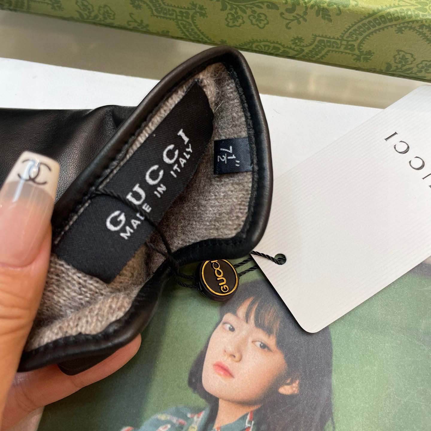 Gucci Women's Gloves  - DesignerGu