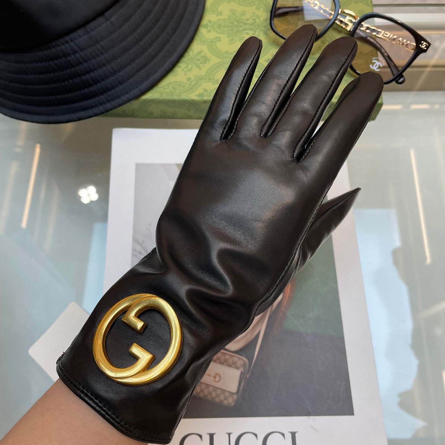 Gucci Women's Gloves  - DesignerGu