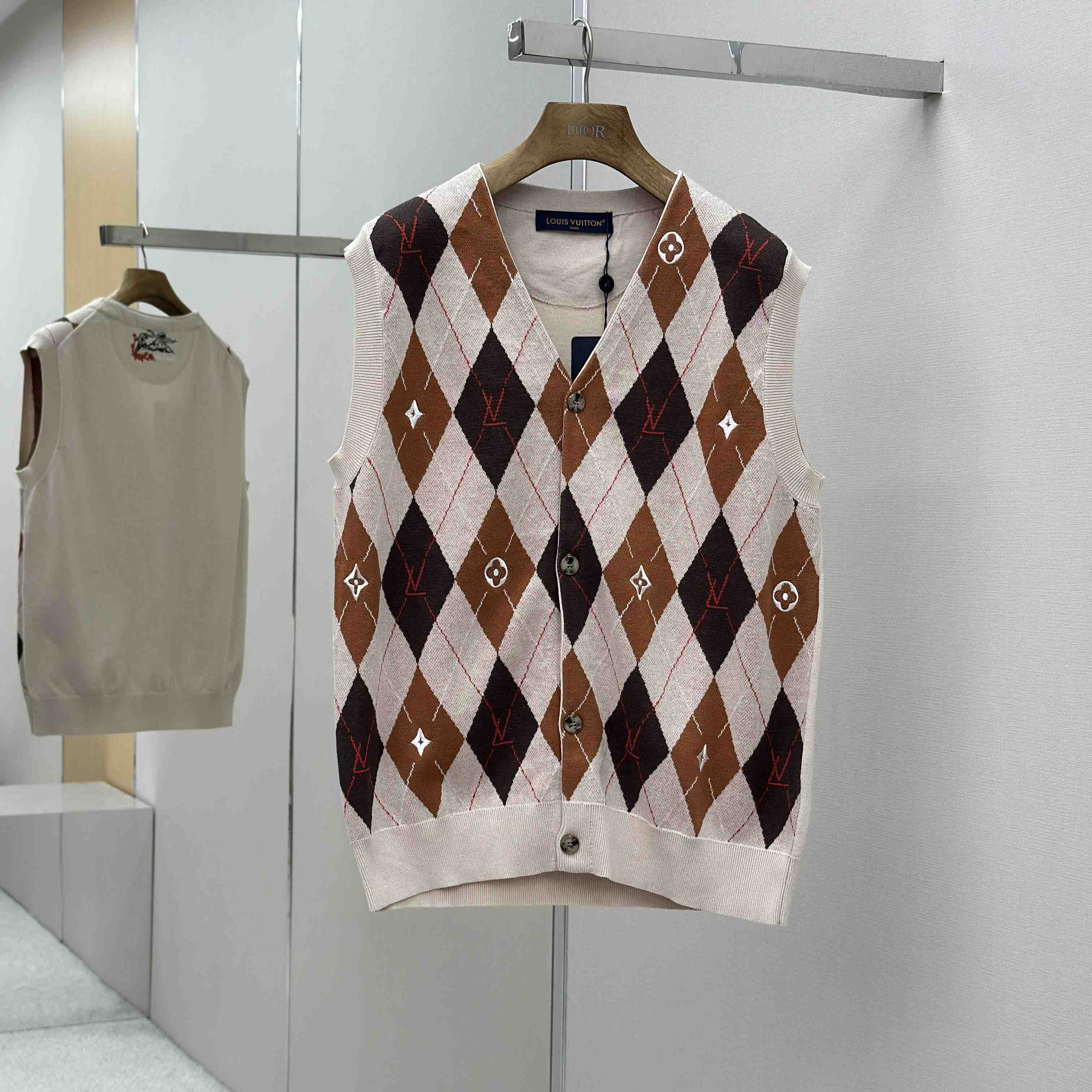 Louis Vuitton Argyle Intarsia Cardigan Vest   1AIMDG - DesignerGu