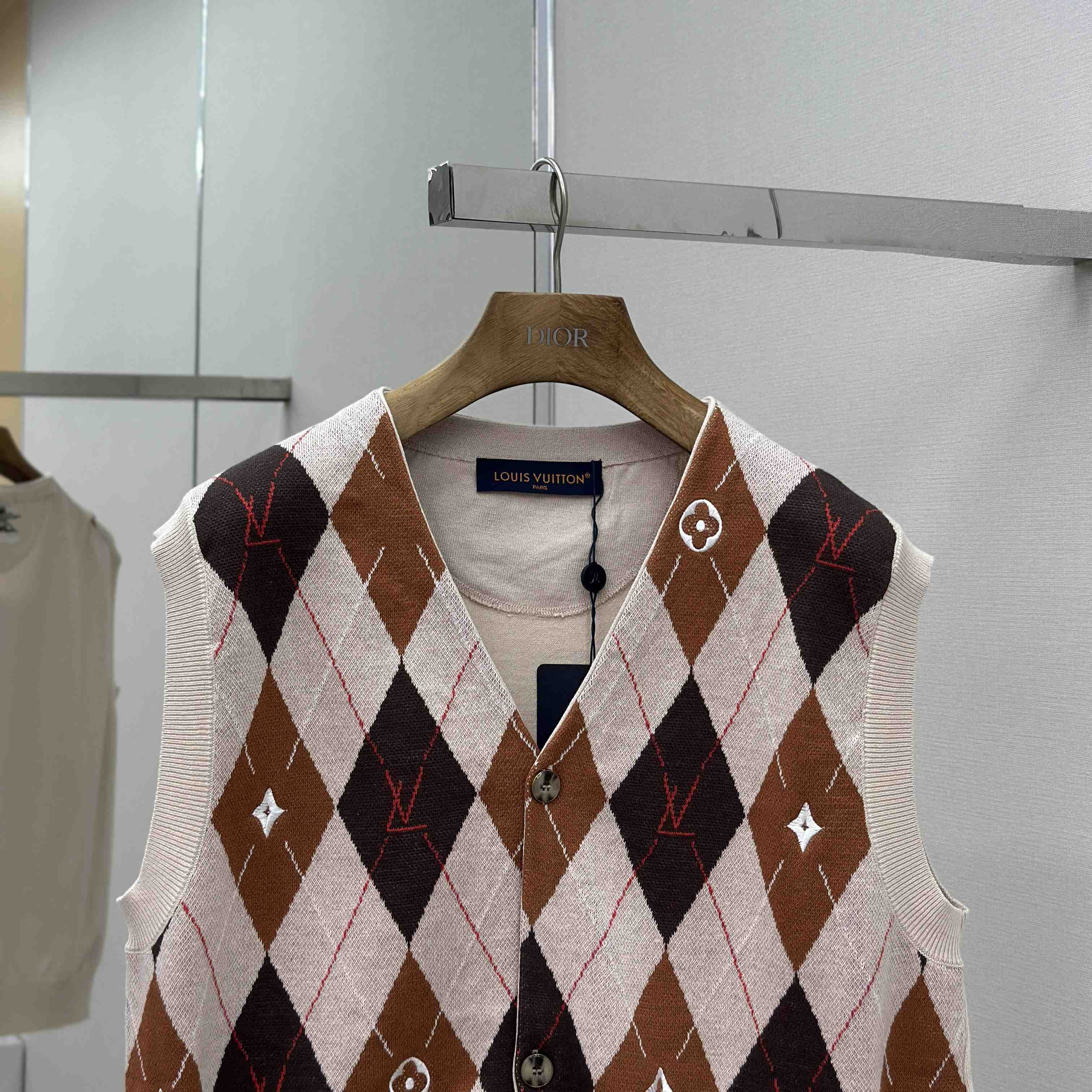 Louis Vuitton Argyle Intarsia Cardigan Vest   1AIMDG - DesignerGu