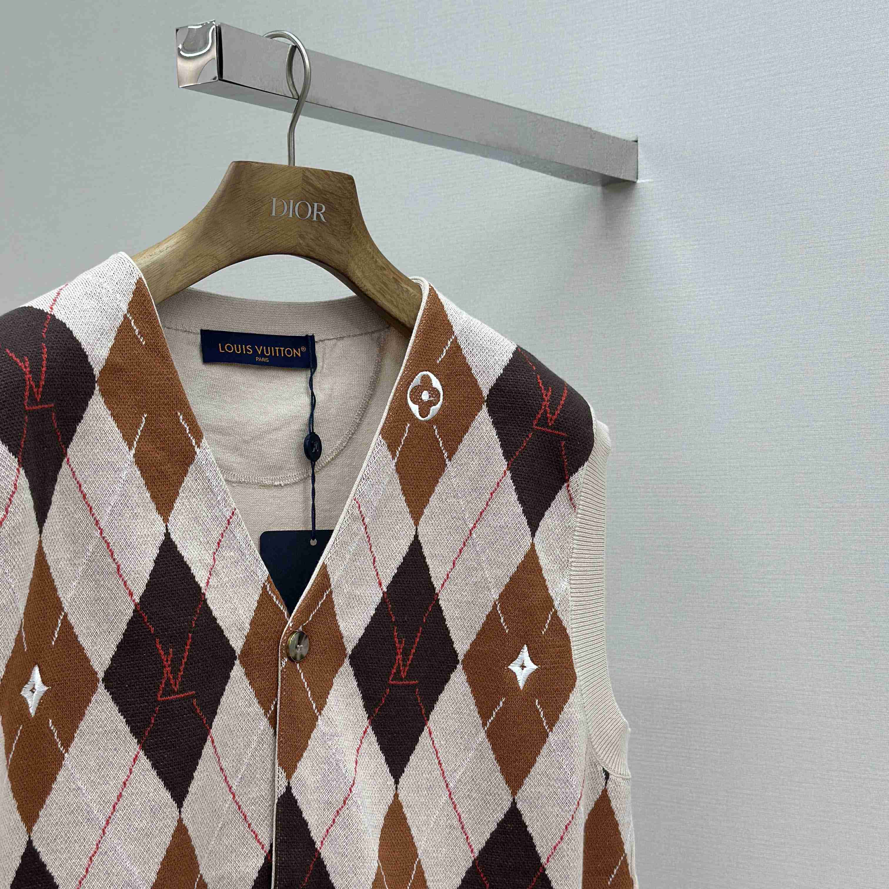 Louis Vuitton Argyle Intarsia Cardigan Vest   1AIMDG - DesignerGu