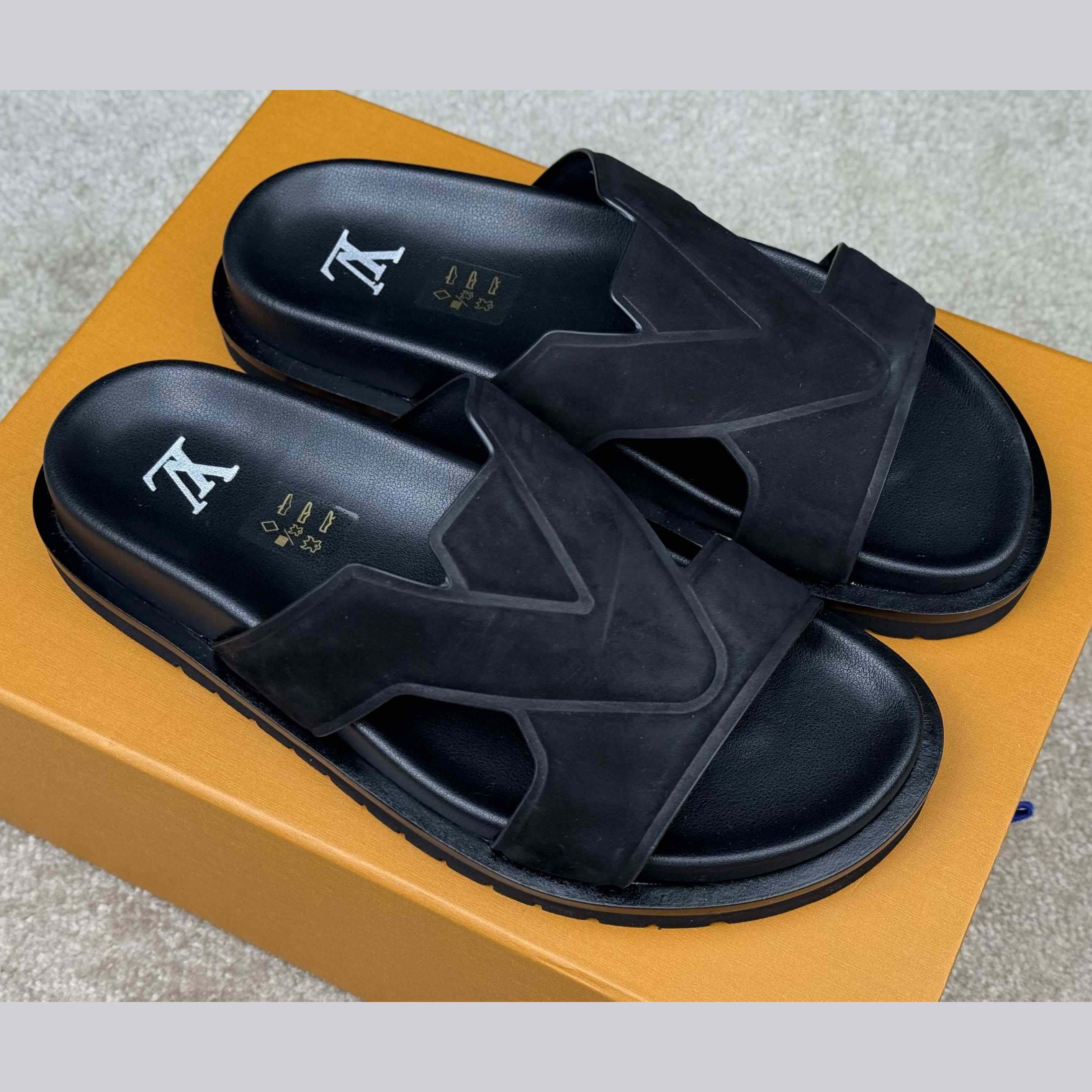 Louis Vuitton LV Oasis Mule    - DesignerGu