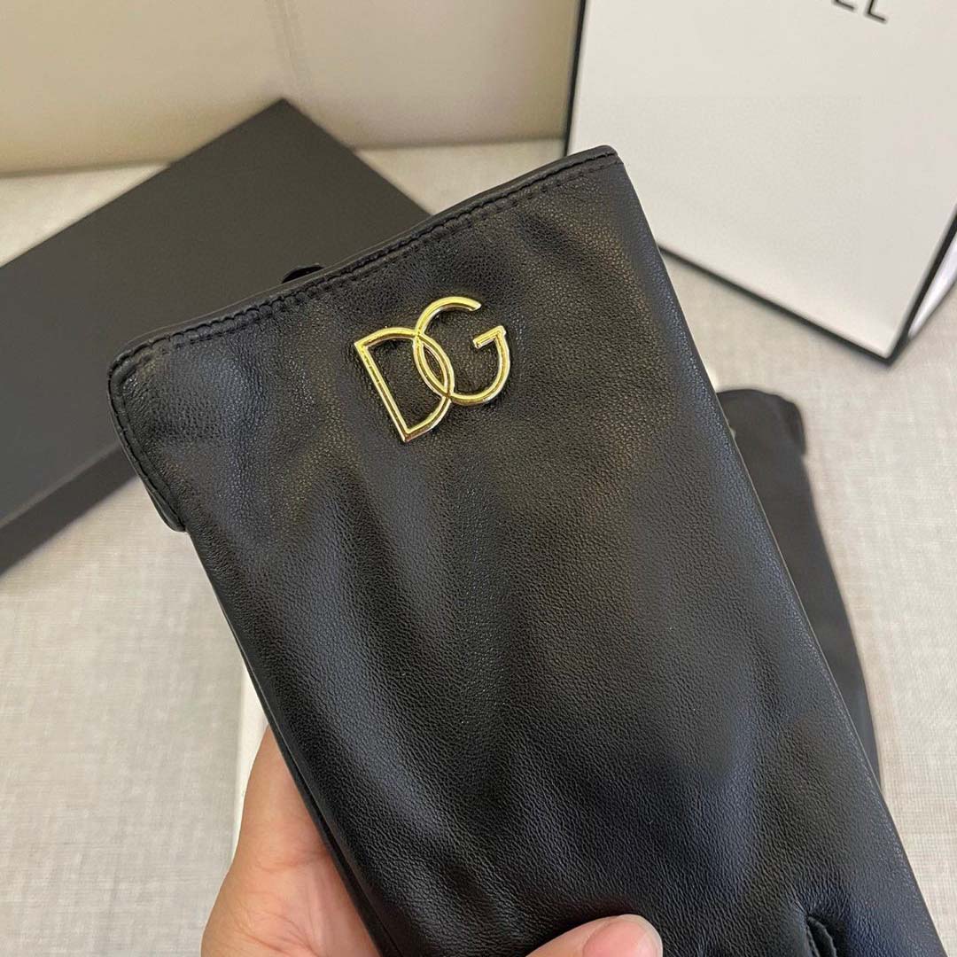 Dolce & Gabbana Women's Gloves  - DesignerGu