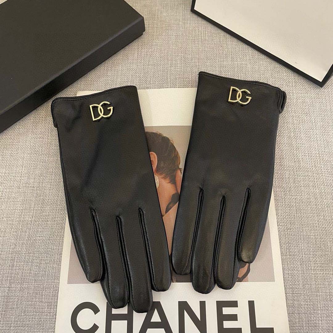 Dolce & Gabbana Women's Gloves  - DesignerGu