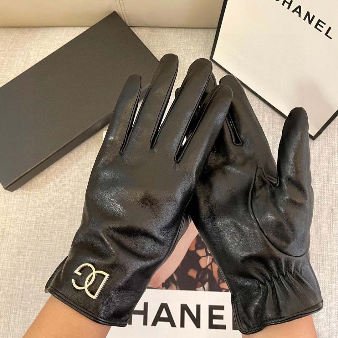 Dolce & Gabbana Women's Gloves  - DesignerGu