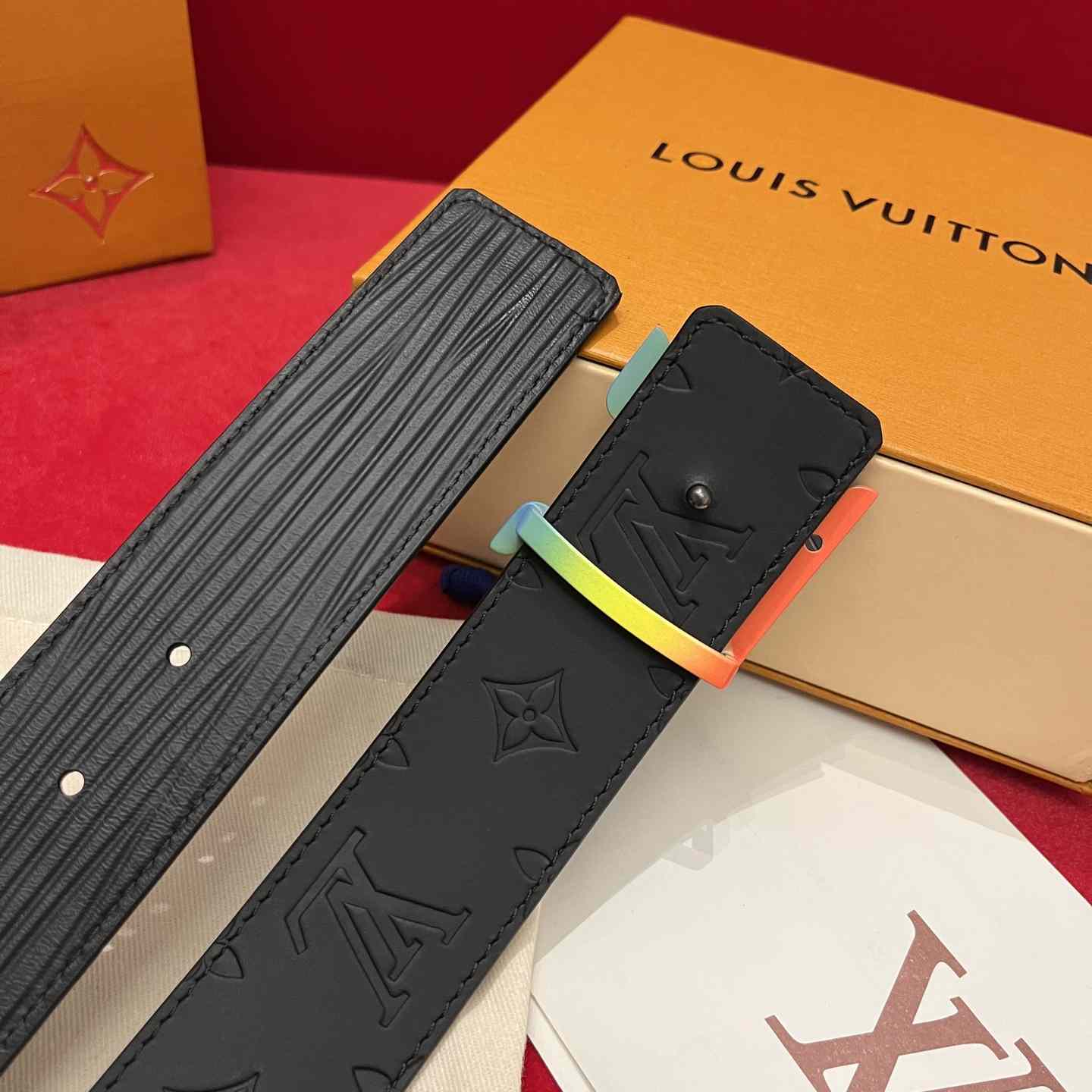 Louis Vuitton Reversible Belt  4cm - DesignerGu