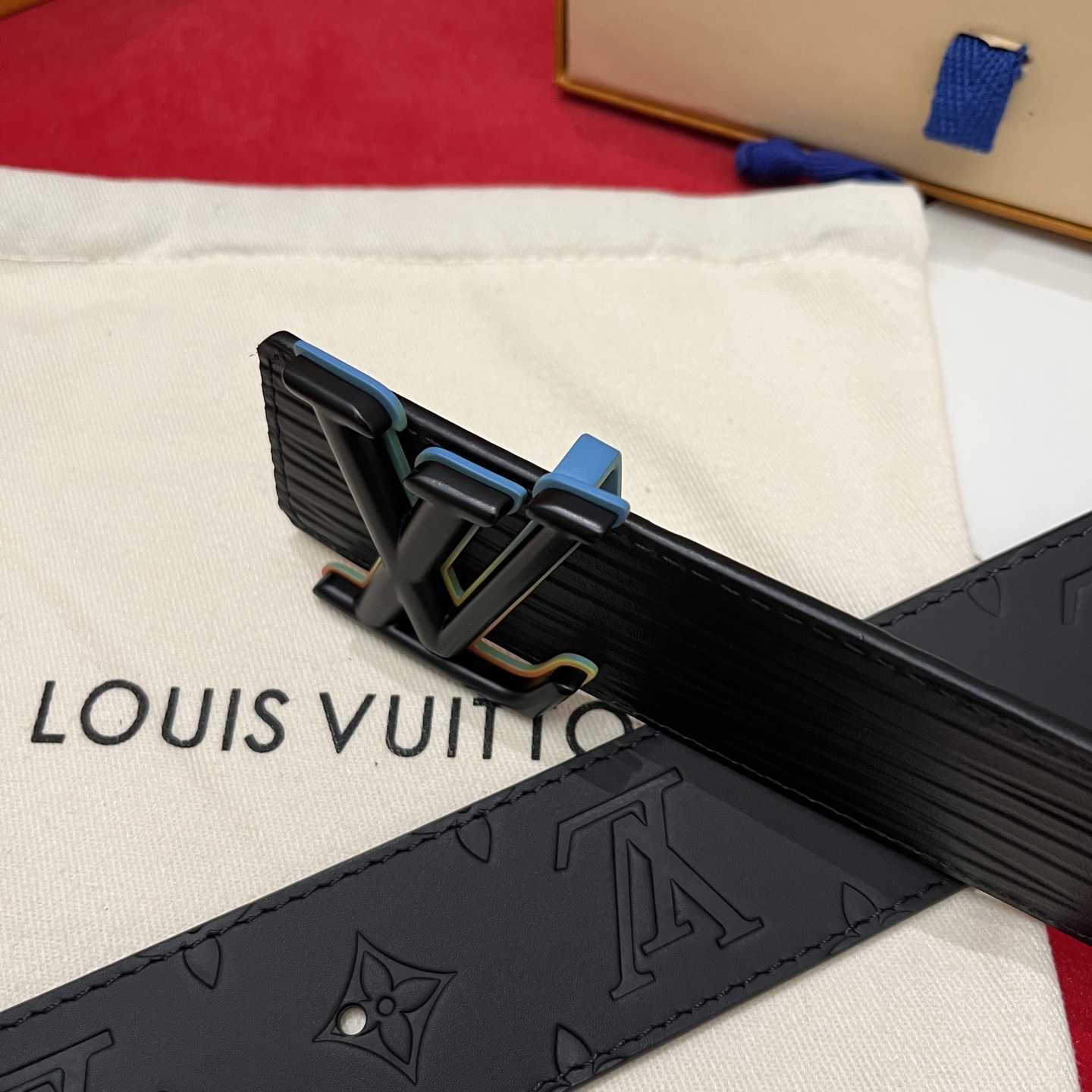 Louis Vuitton Reversible Belt  4cm - DesignerGu