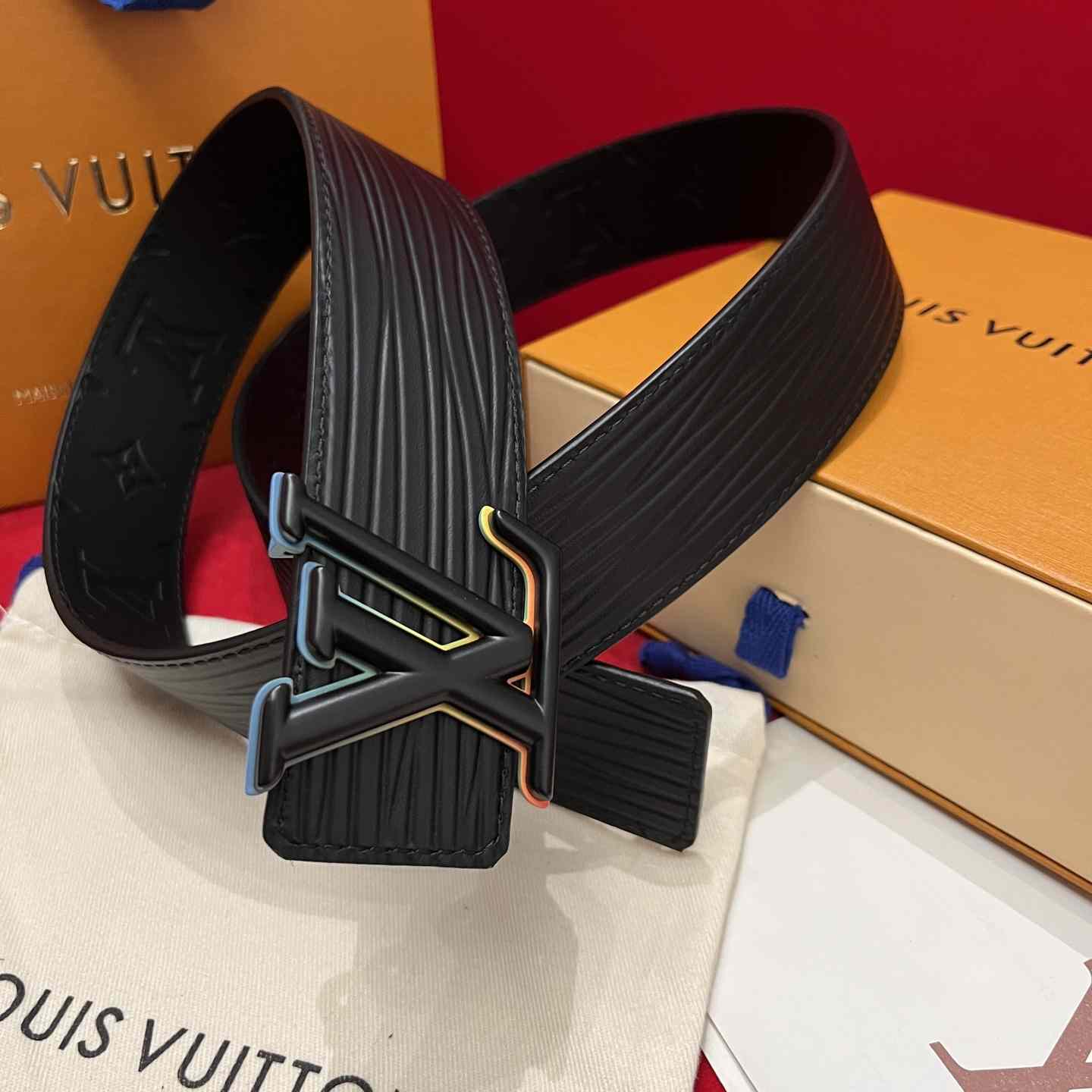 Louis Vuitton Reversible Belt  4cm - DesignerGu