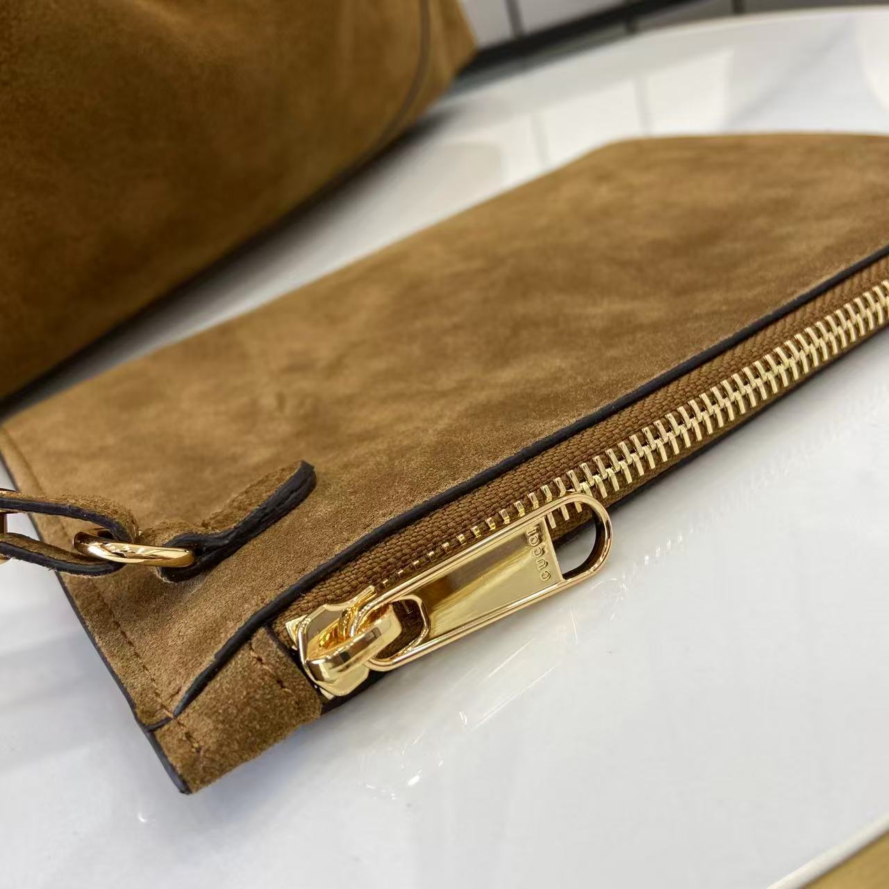 Gucci Softbit Maxi Shoulder Bag - DesignerGu