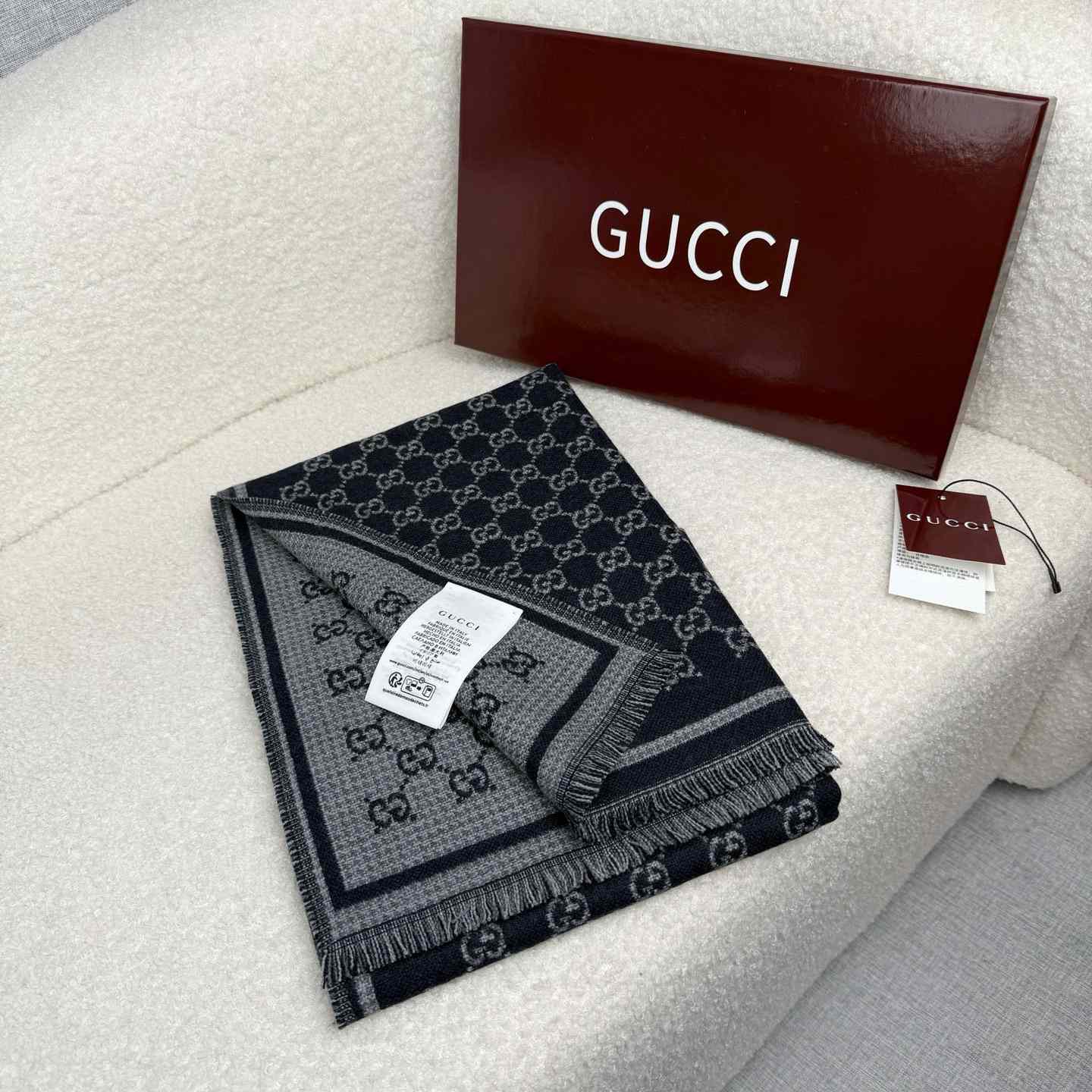 Gucci GG Wool Jacquard Scarf - DesignerGu