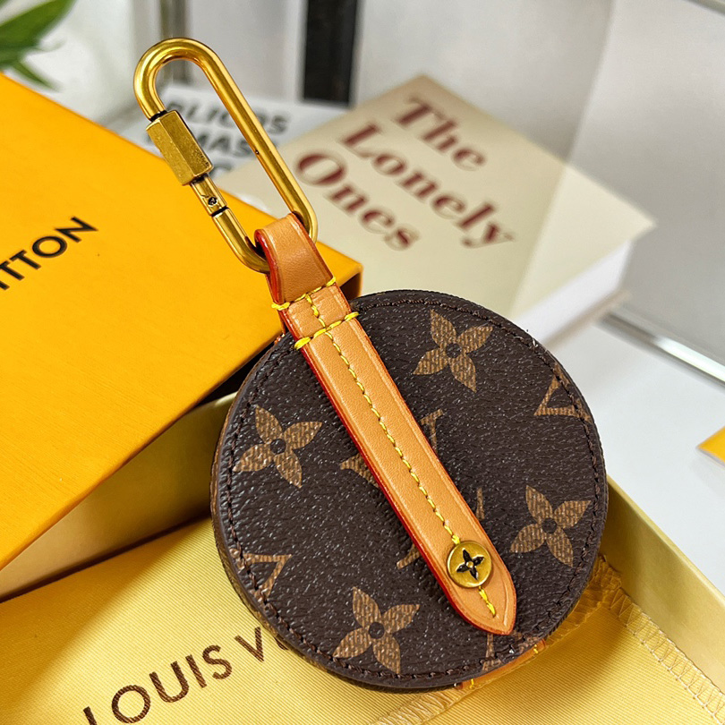 Louis Vuitton Round Case Pouch   M68524 - DesignerGu