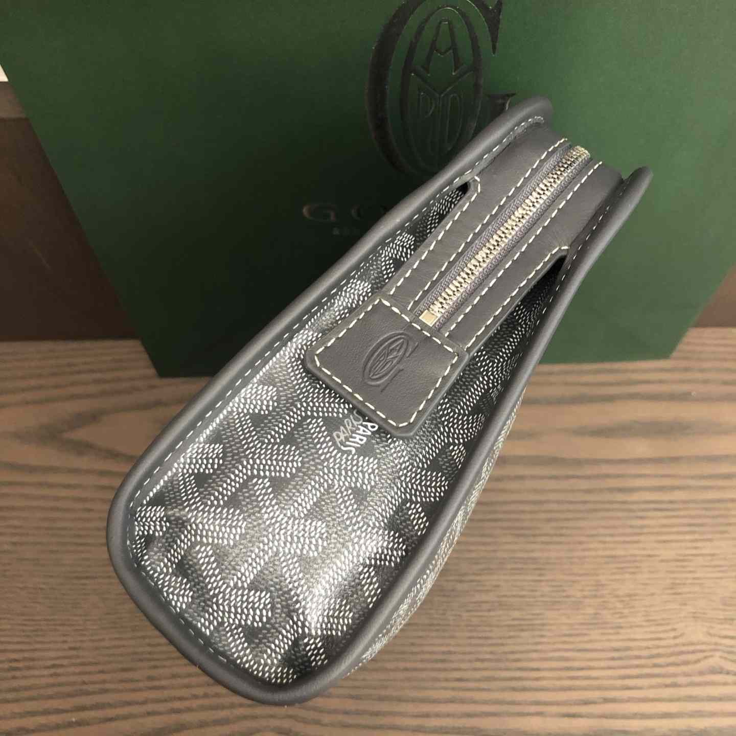 Goyard Jouvence MM Toiletry Bag - DesignerGu