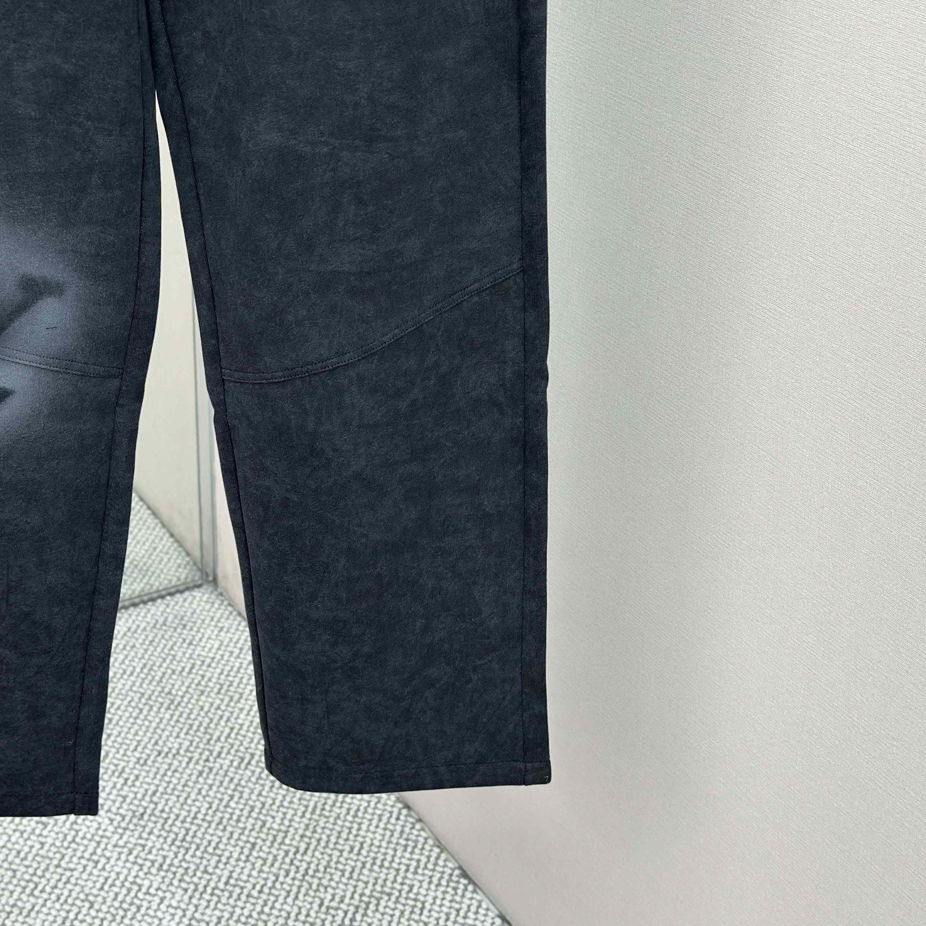 Louis Vuitton Cotton Pants - DesignerGu