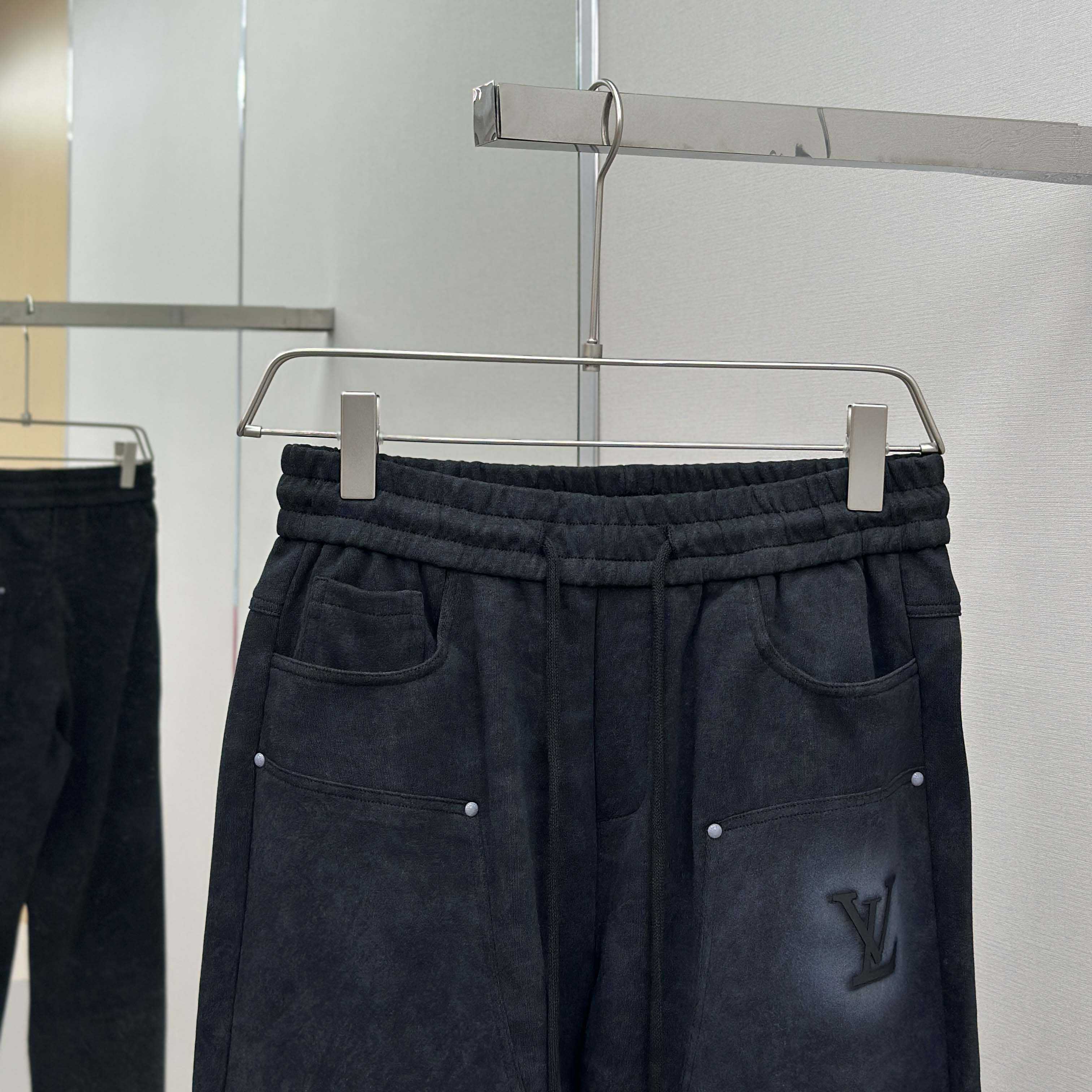 Louis Vuitton Cotton Pants - DesignerGu