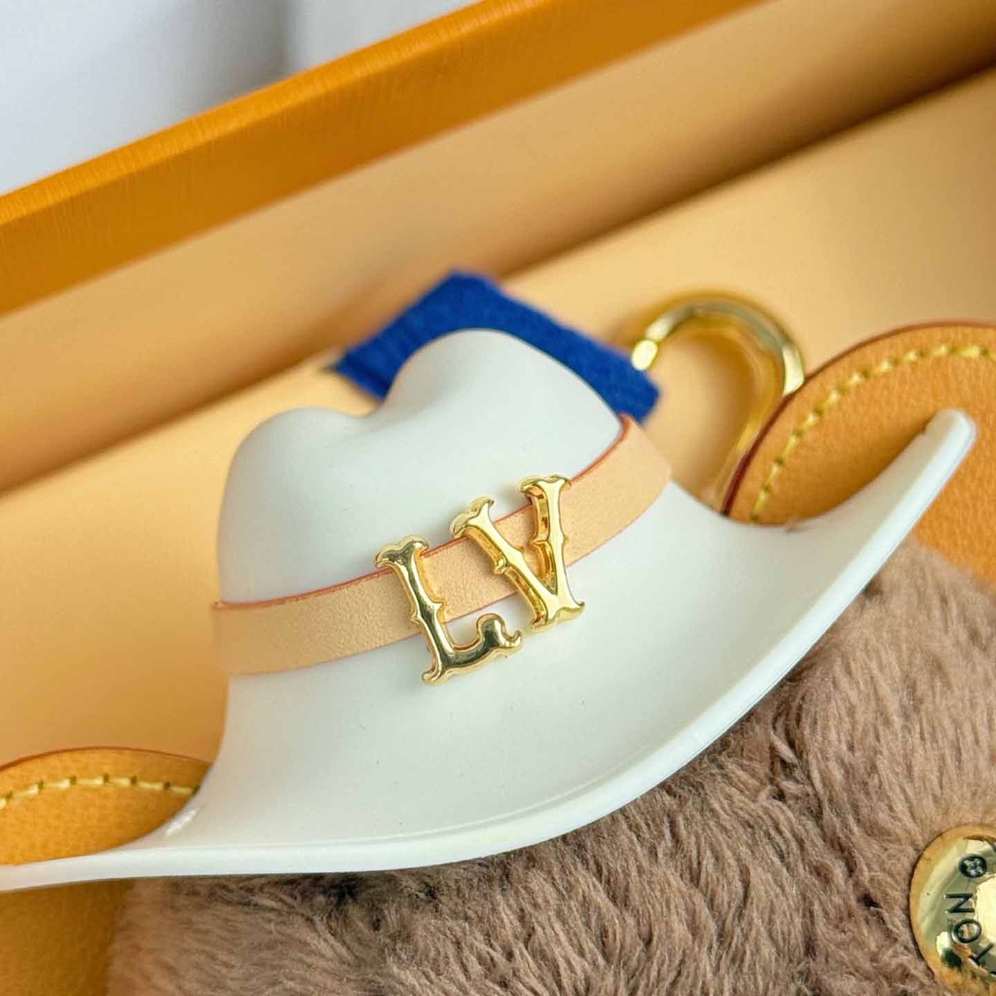 Louis Vuitton LV Louis Bear Bag Charm   M03176 - DesignerGu