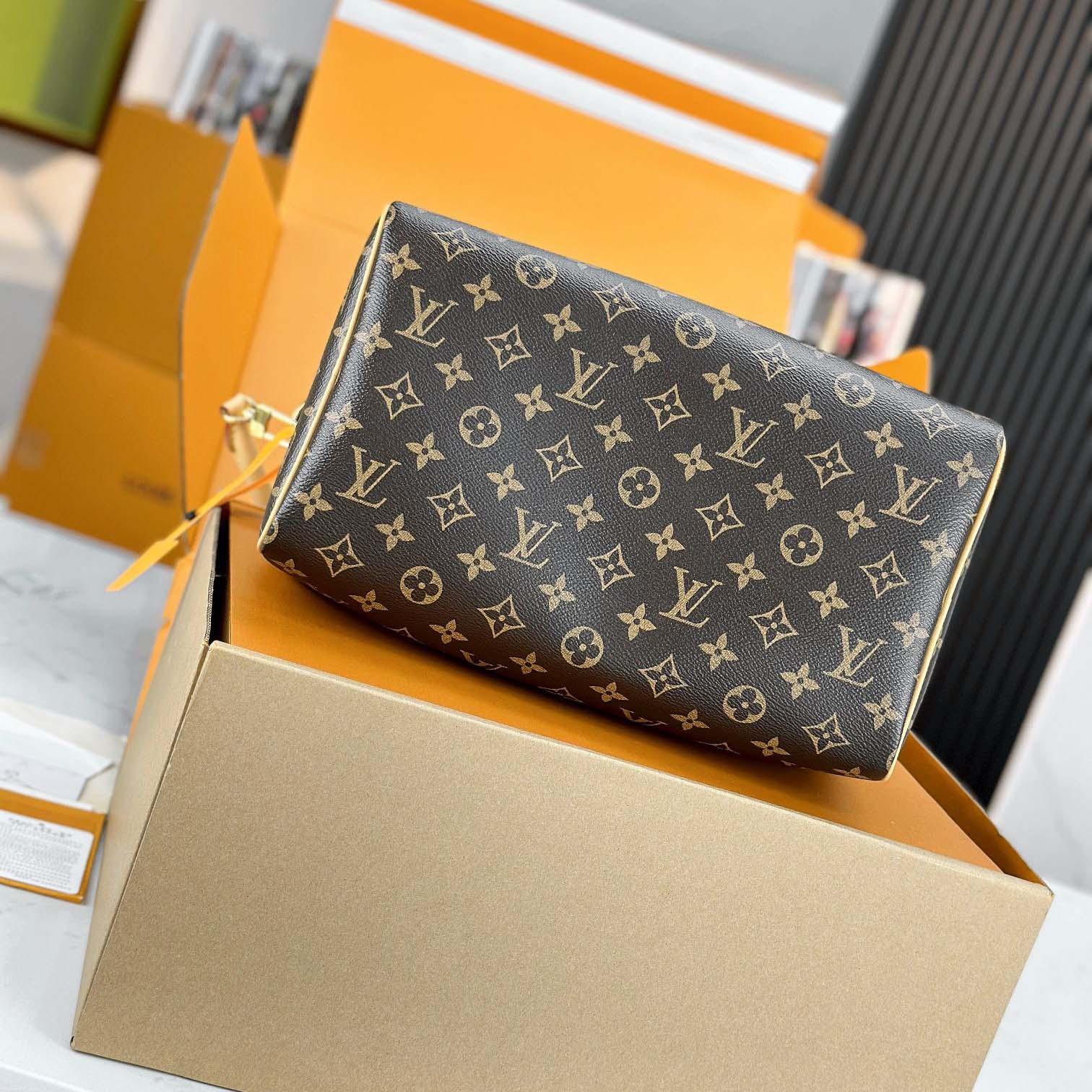 Louis Vuitton Speedy Soft 30 Crafty   M11945 - DesignerGu