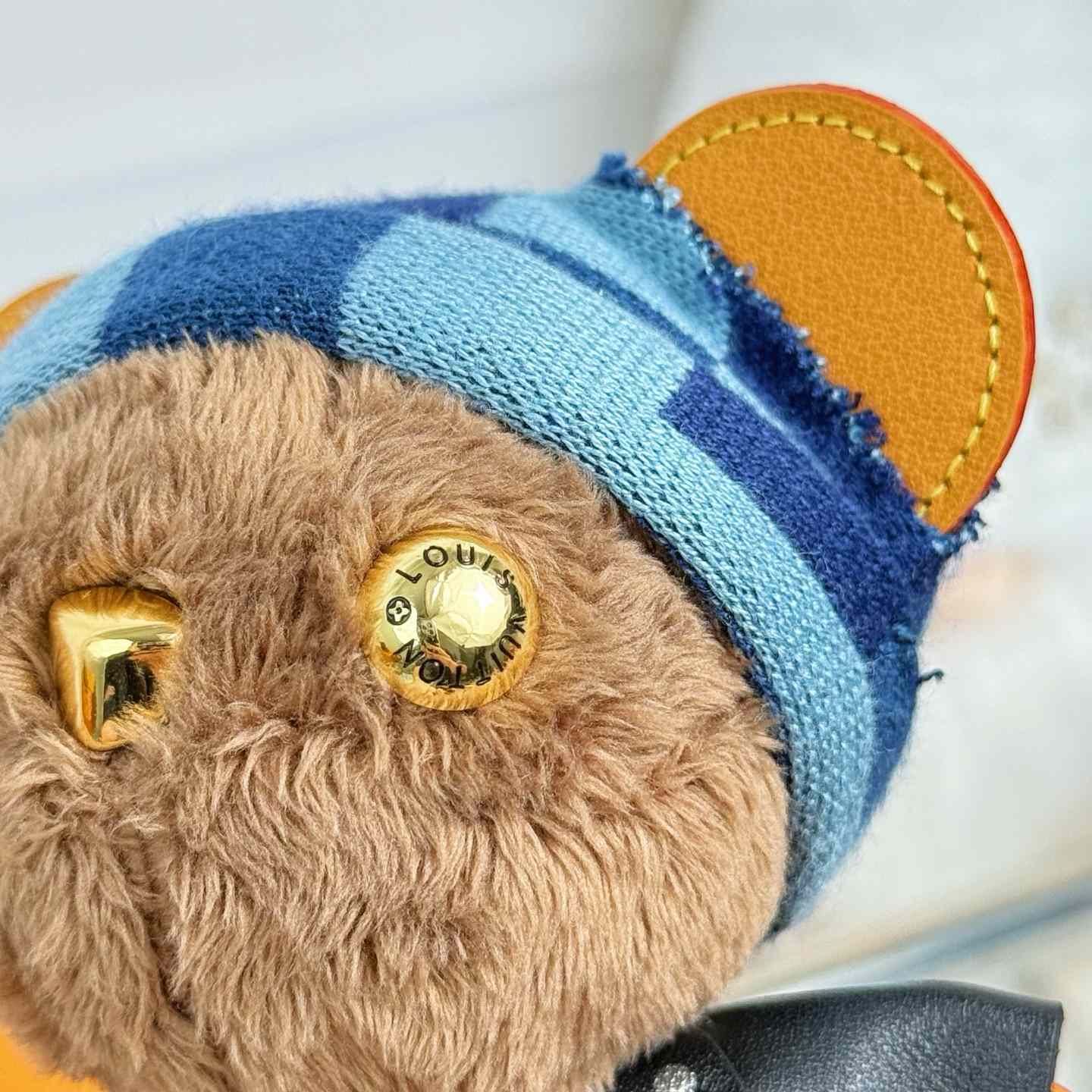 Louis Vuitton LV Louis Bear Bag Charm  M03206 - DesignerGu