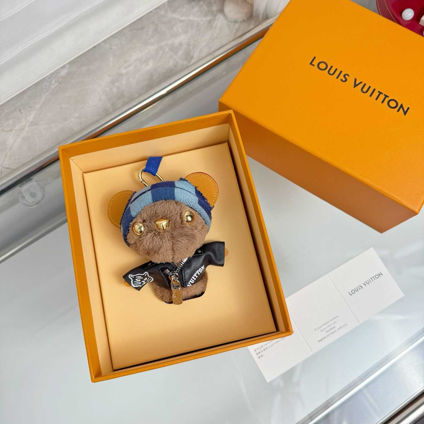 Louis Vuitton LV Louis Bear Bag Charm  M03206 - DesignerGu