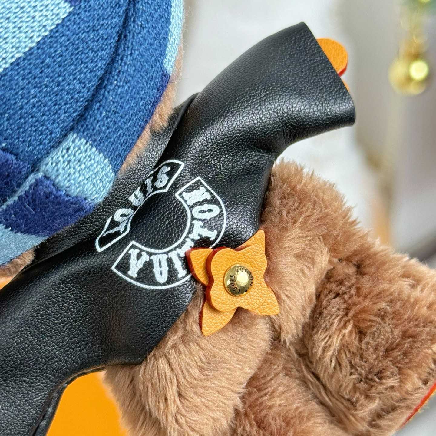 Louis Vuitton LV Louis Bear Bag Charm  M03206 - DesignerGu