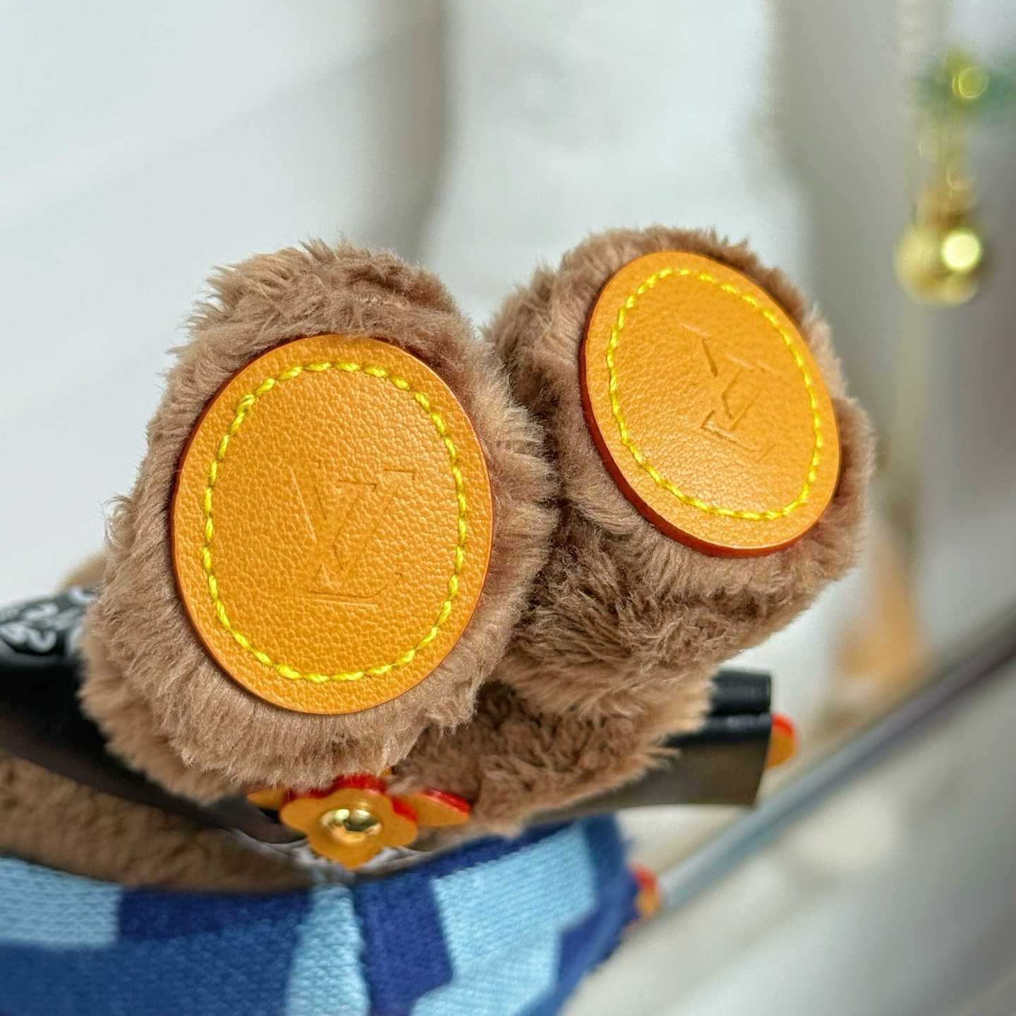 Louis Vuitton LV Louis Bear Bag Charm  M03206 - DesignerGu