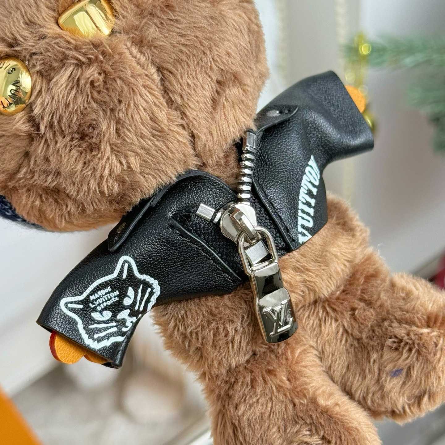 Louis Vuitton LV Louis Bear Bag Charm  M03206 - DesignerGu