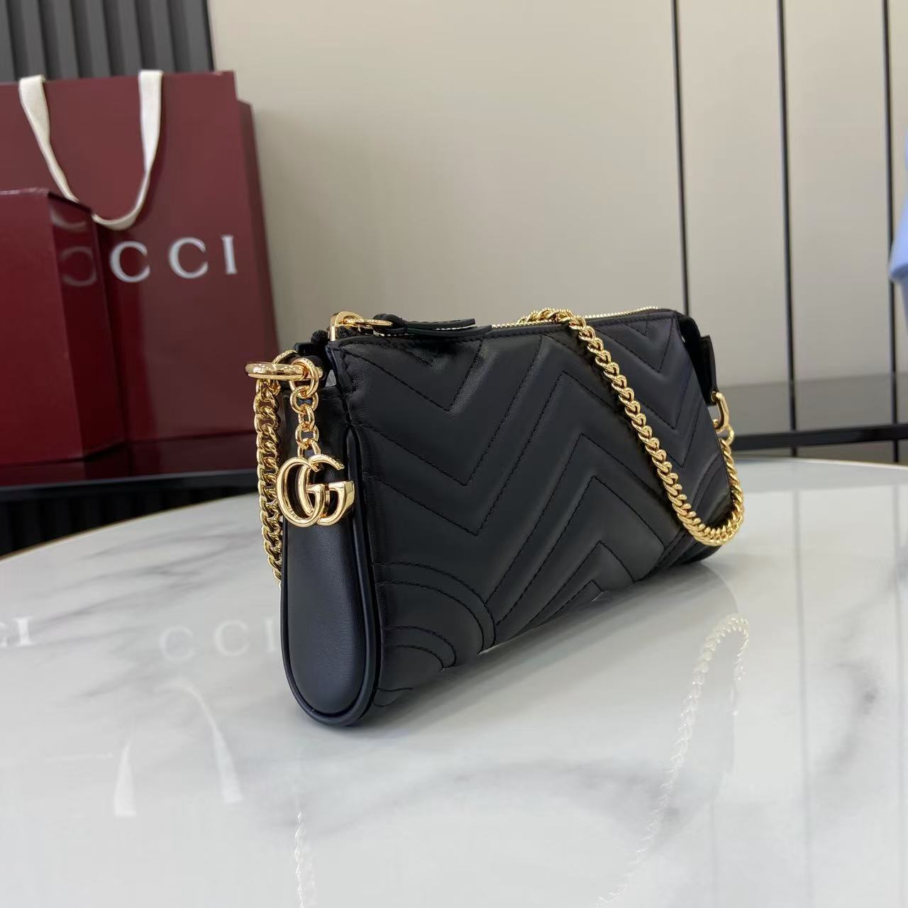 Gucci GG Marmont Small Shoulder Bag - DesignerGu