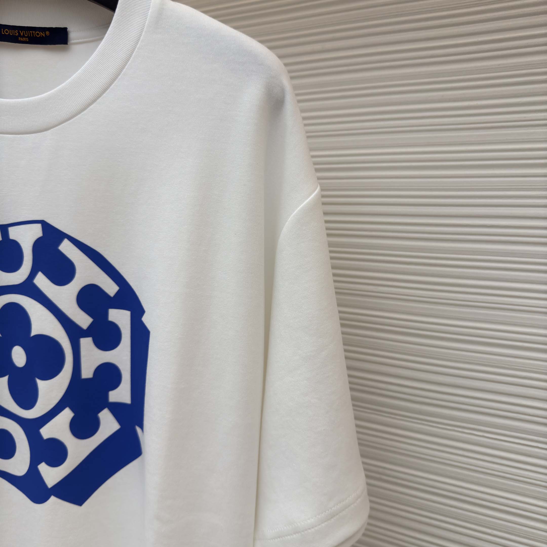 Louis Vuitton Printed Signature T-Shirt - DesignerGu