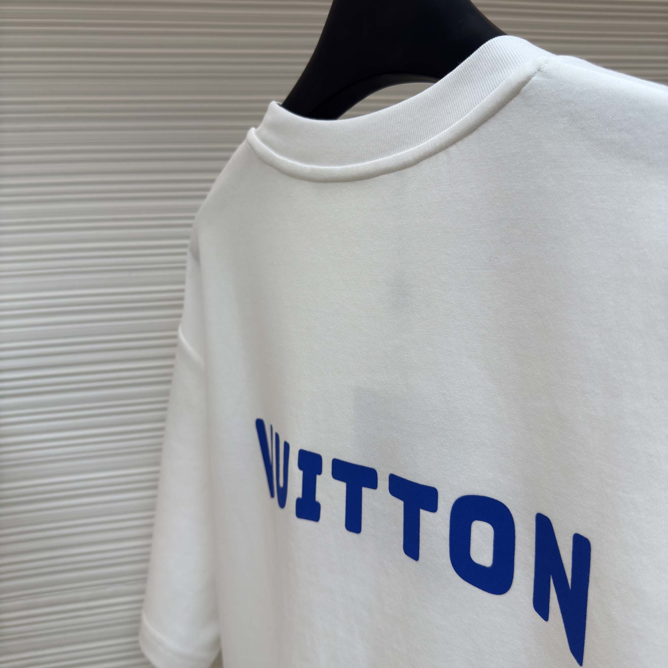 Louis Vuitton Printed Signature T-Shirt - DesignerGu