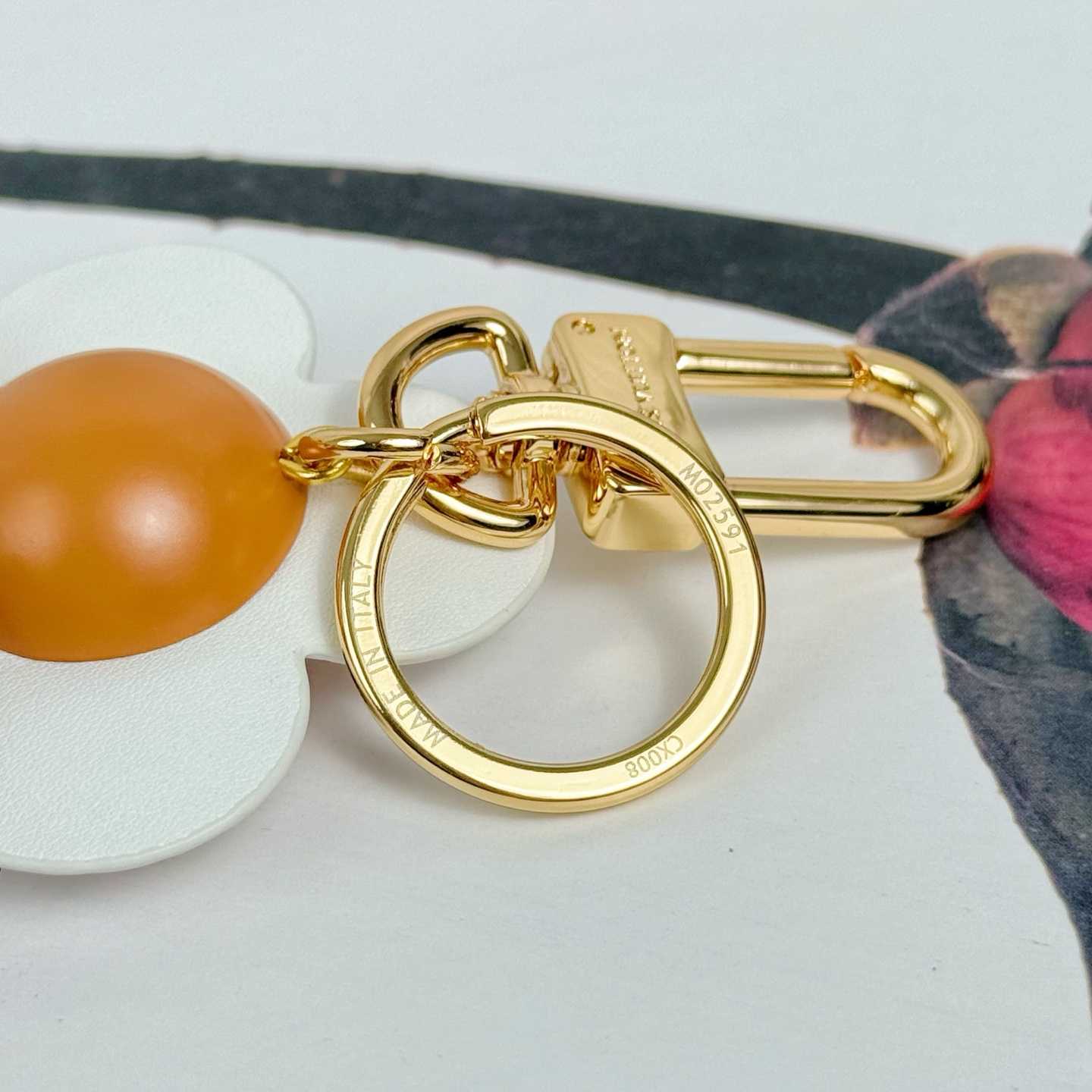 Louis Vuitton Summer Vivienne Bag Charm   M02591 - DesignerGu