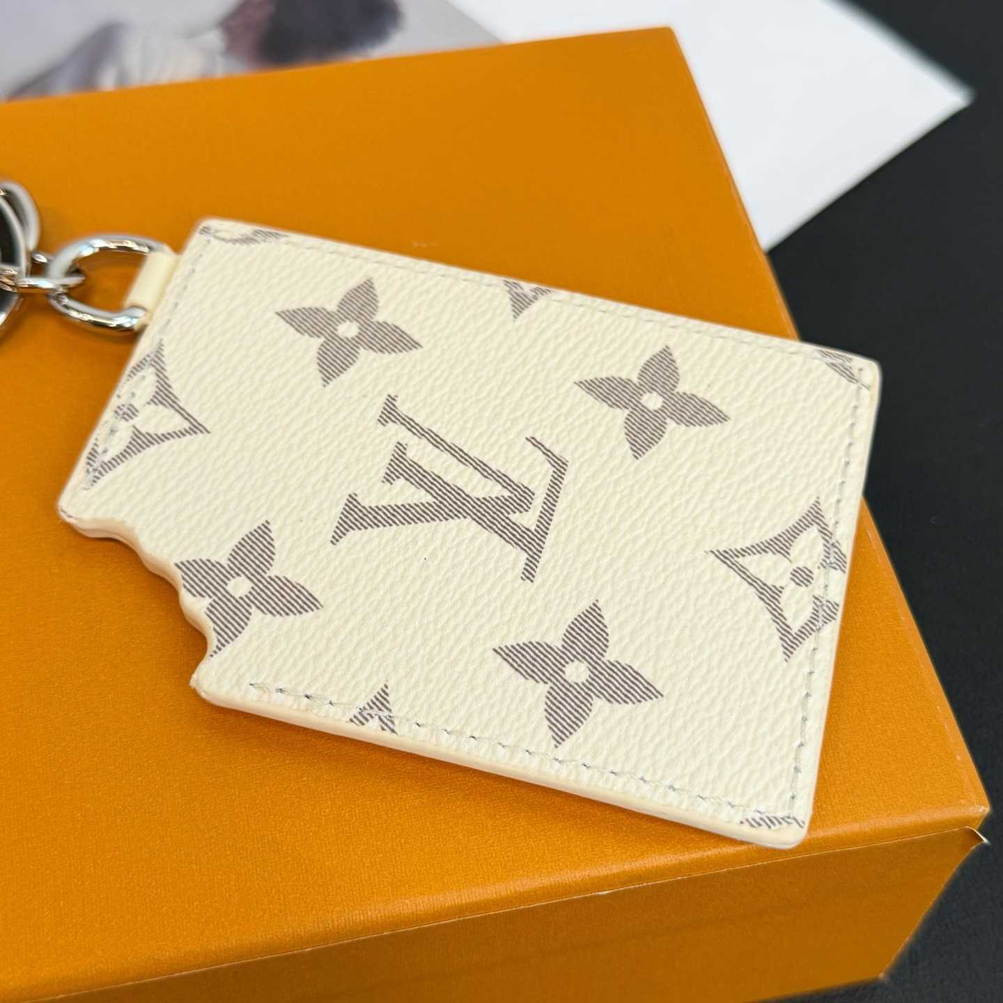 Louis Vuitton LV Chocolate Bar Key Holder and Bag Charm   M02875 - DesignerGu