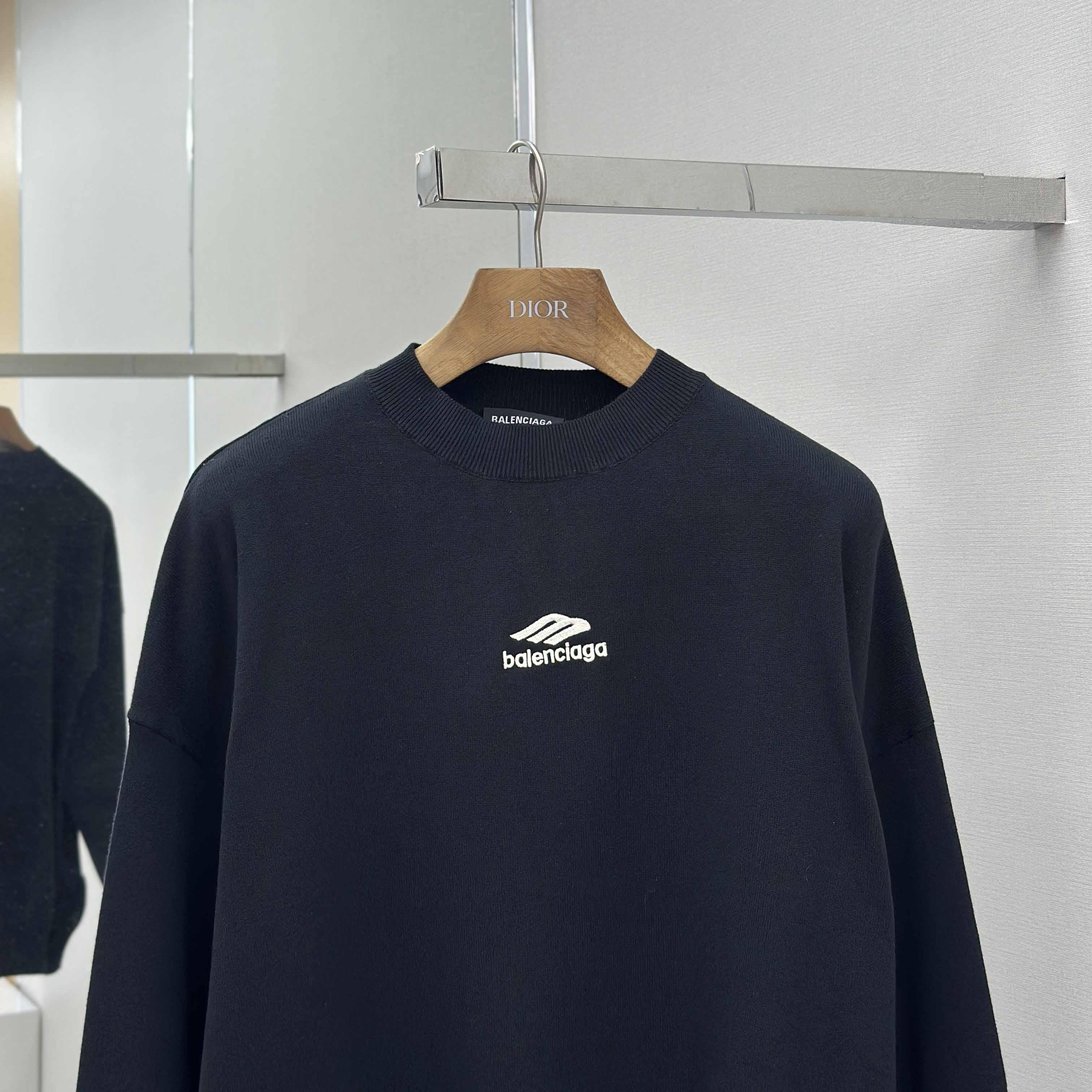 Balenciaga Ski Crewneck Sweater In Black - DesignerGu