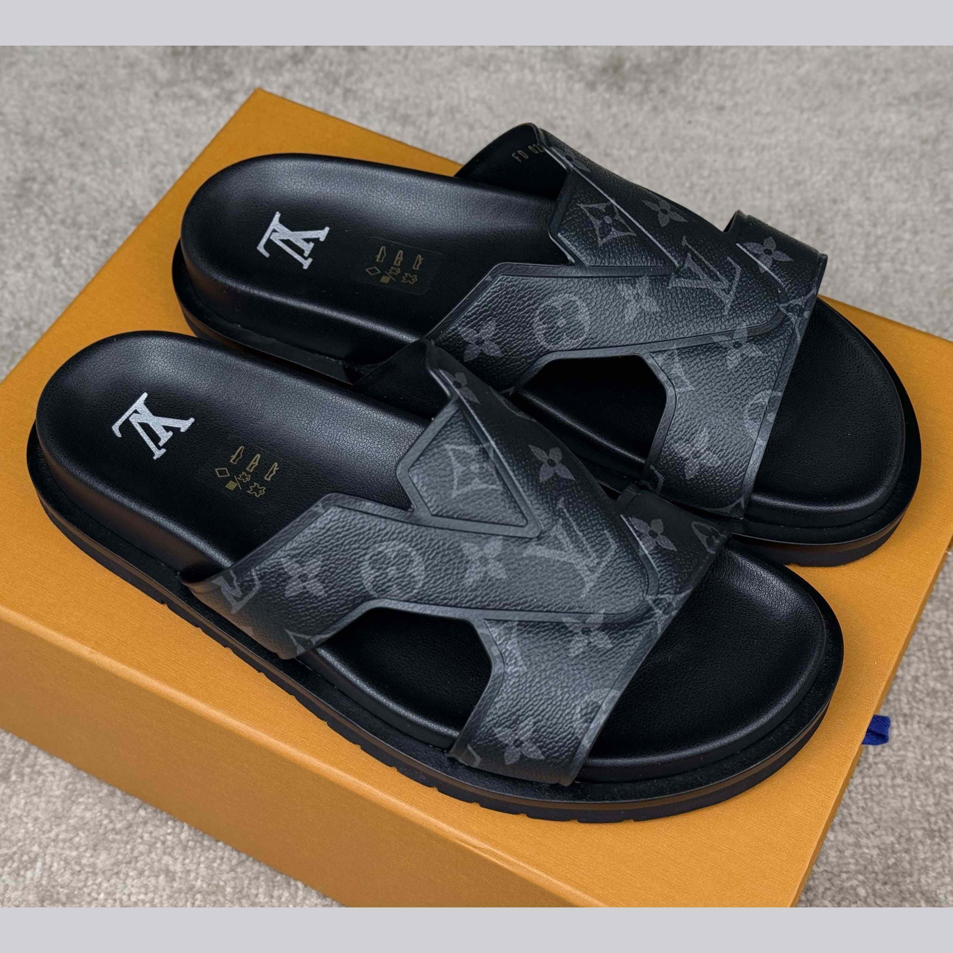 Louis Vuitton LV Oasis Mule    - DesignerGu