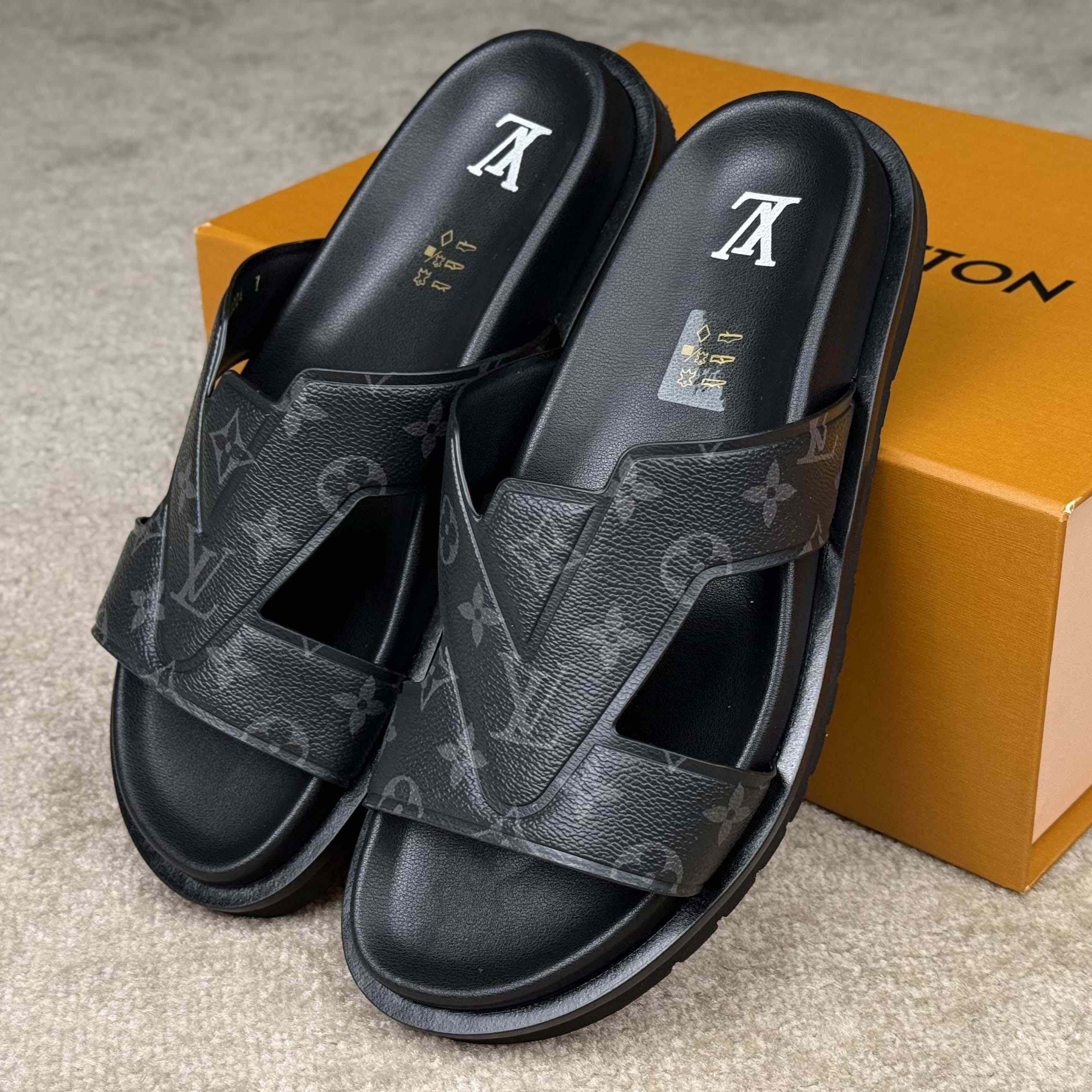 Louis Vuitton LV Oasis Mule    - DesignerGu