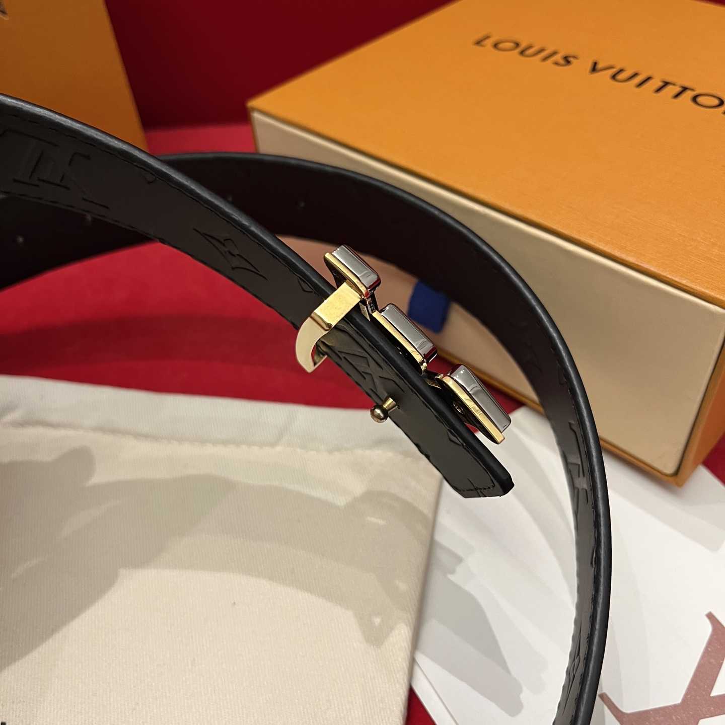 Louis Vuitton Reversible Belt  4cm - DesignerGu