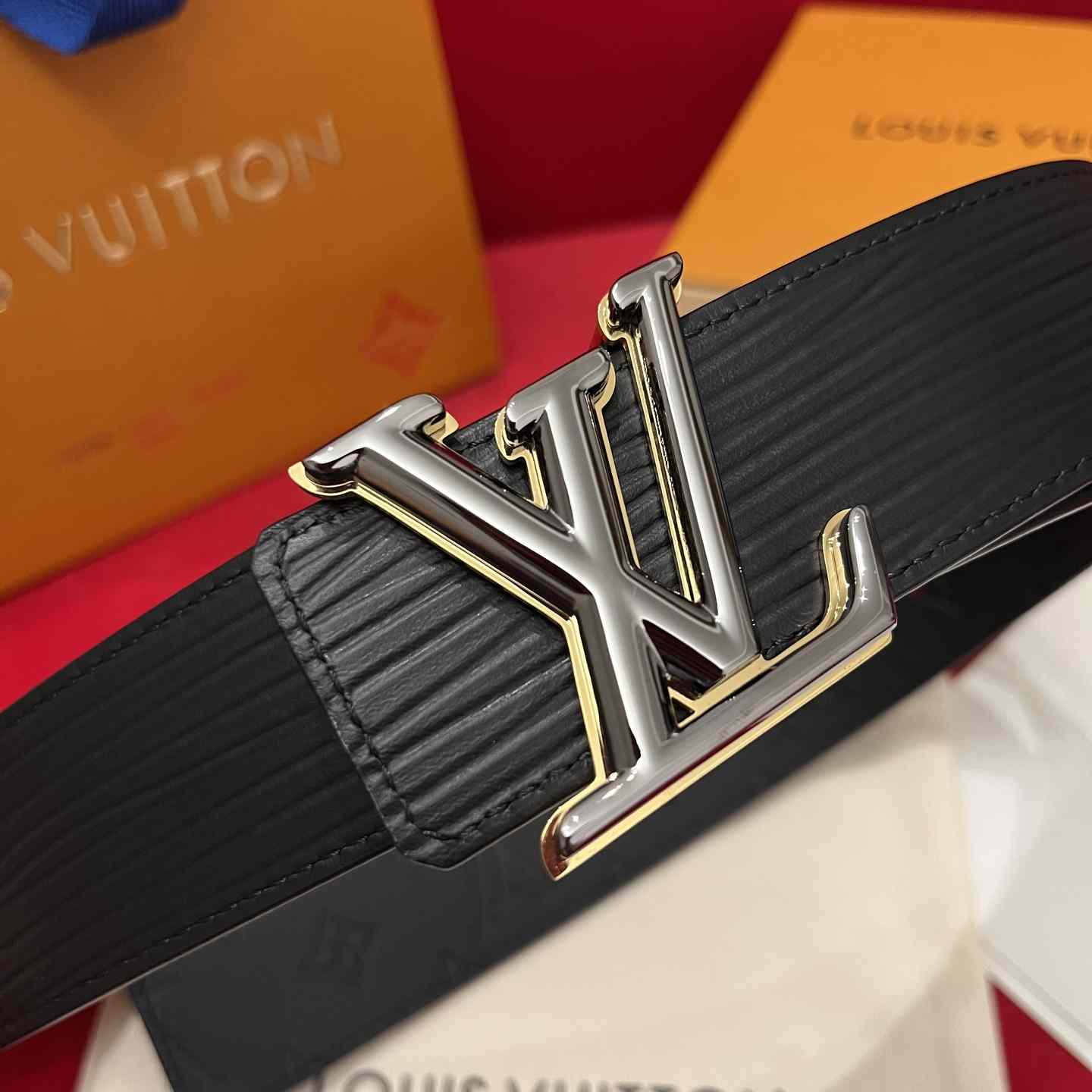 Louis Vuitton Reversible Belt  4cm - DesignerGu