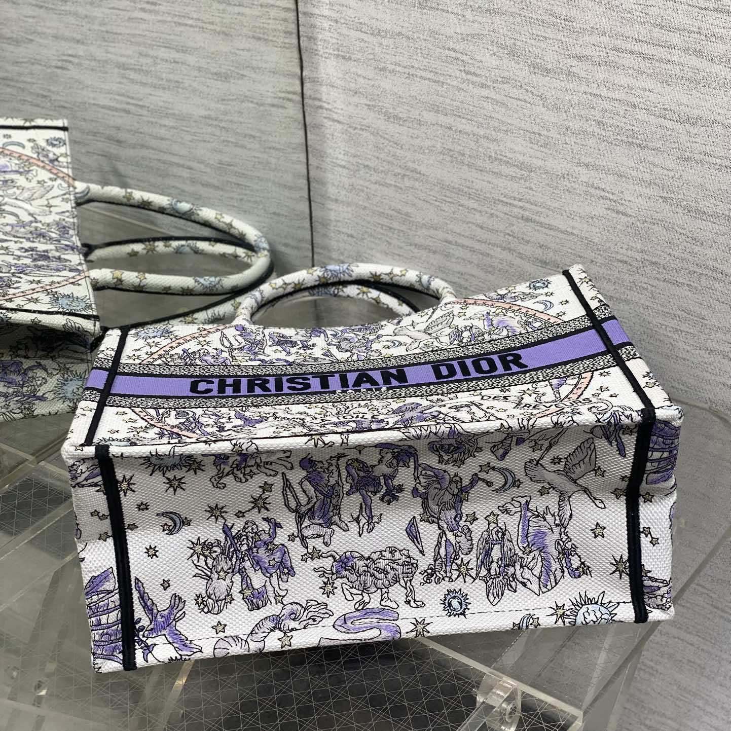 Dior Lucky Medium Dior Book Tote - DesignerGu