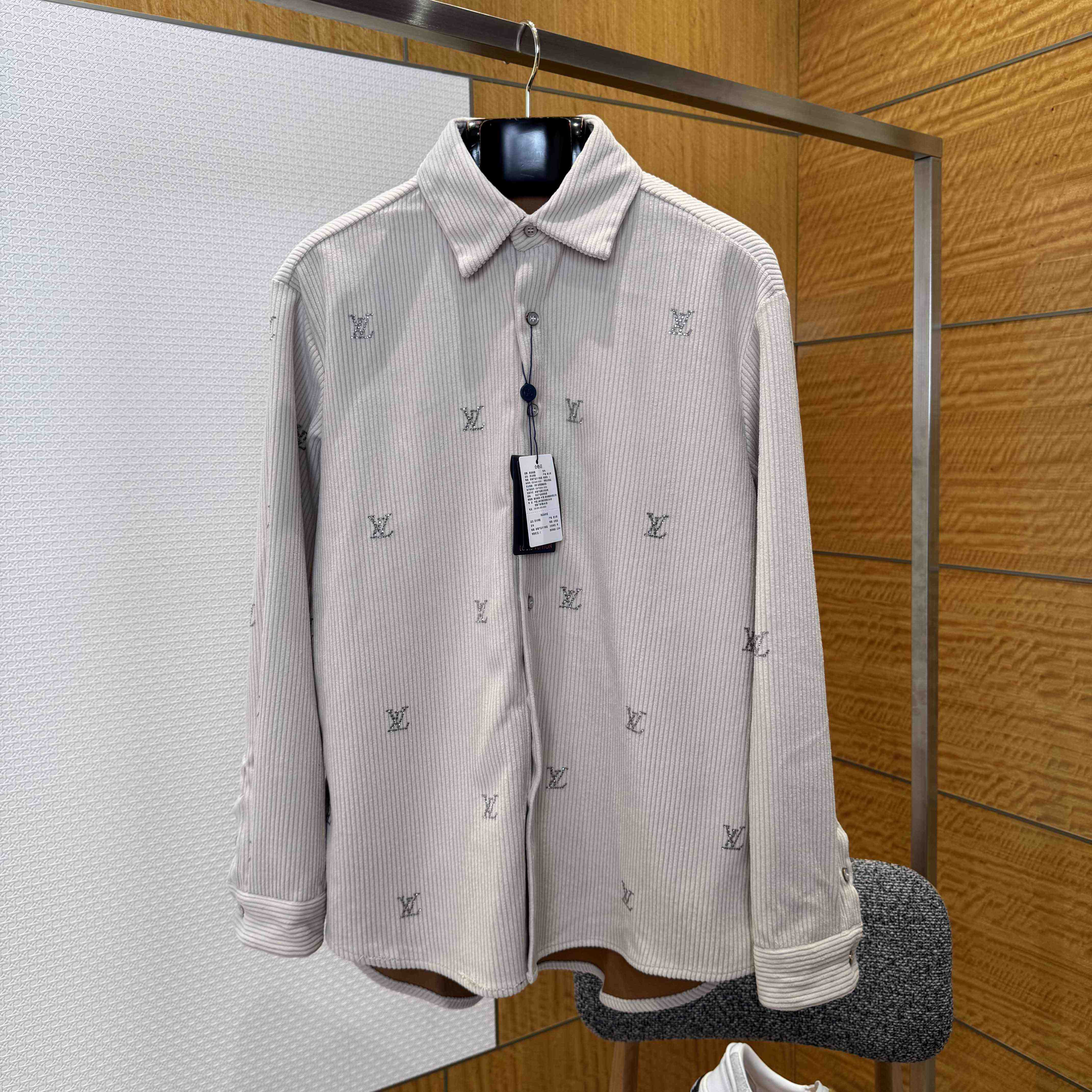 Louis Vuitton LV Blason Embellished Long-Sleeved Corduroy Shirt   1AIKBT - DesignerGu