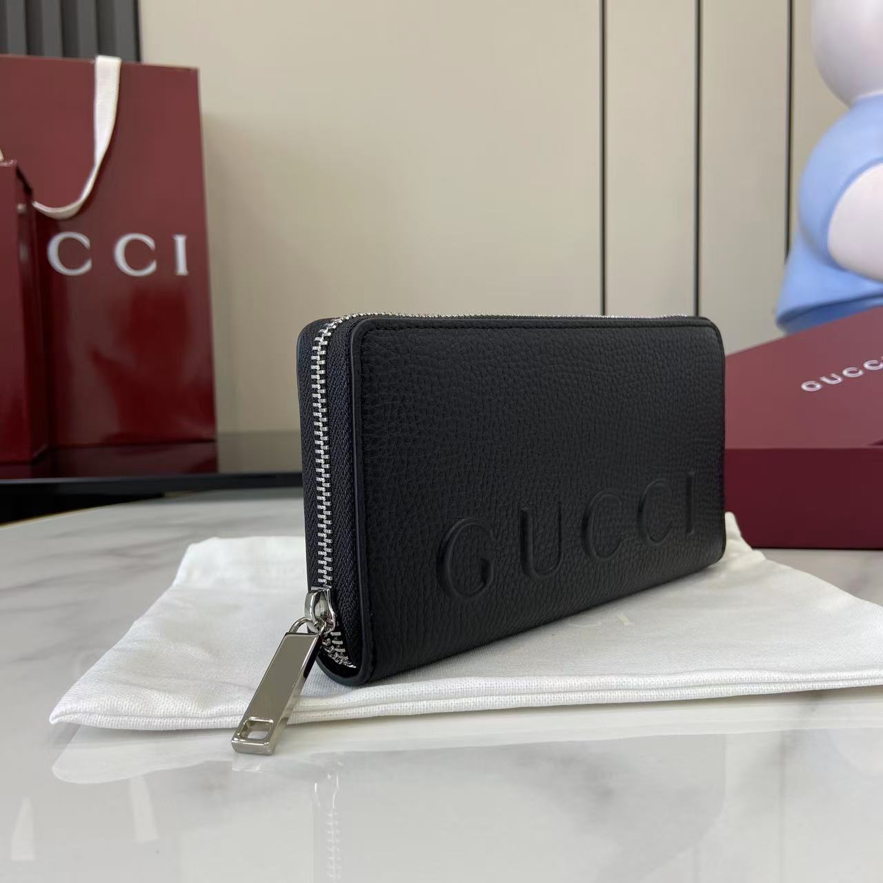 Gucci Zip Around Wallet With Logo - DesignerGu