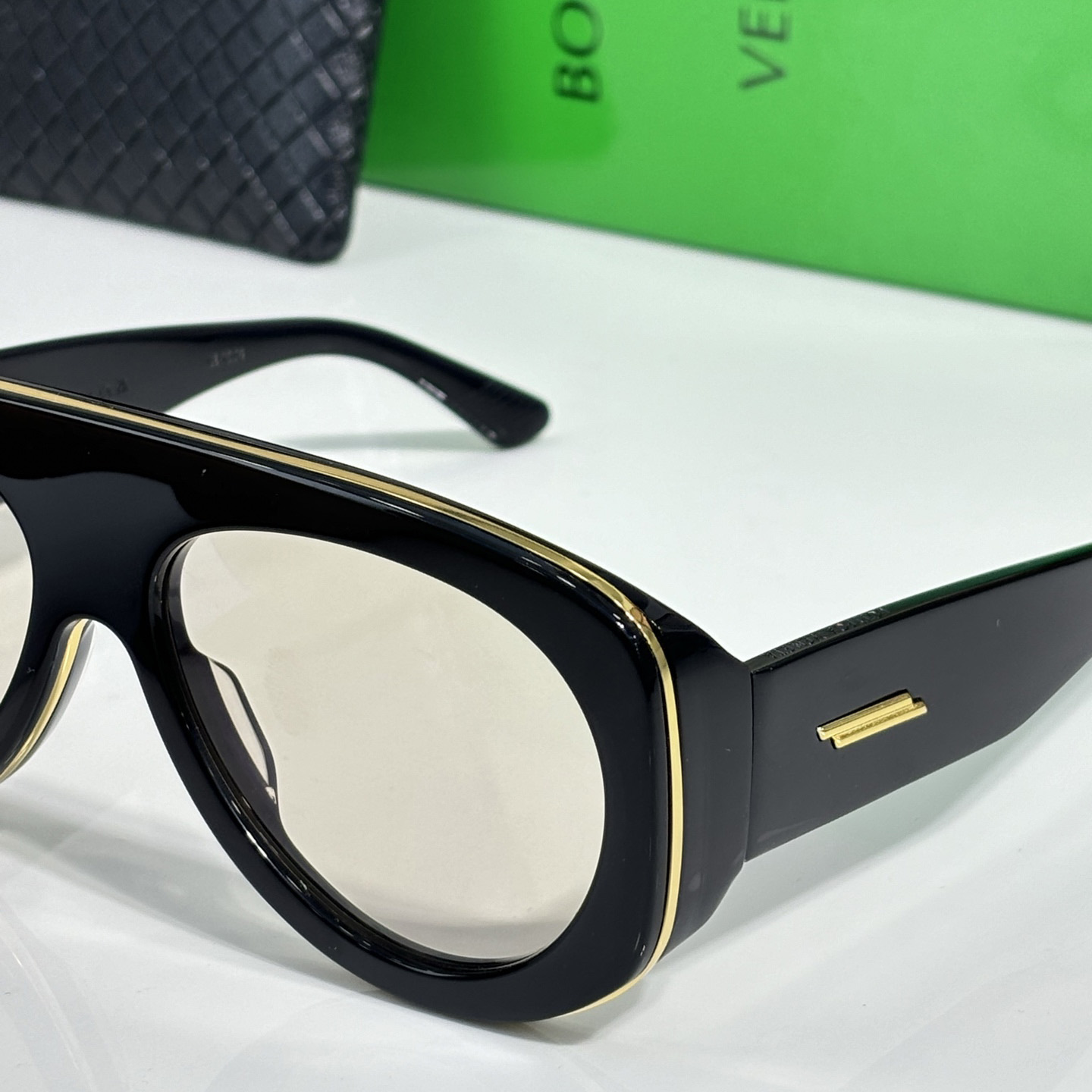 Bottega Veneta BV1362S Sunglasses   - DesignerGu