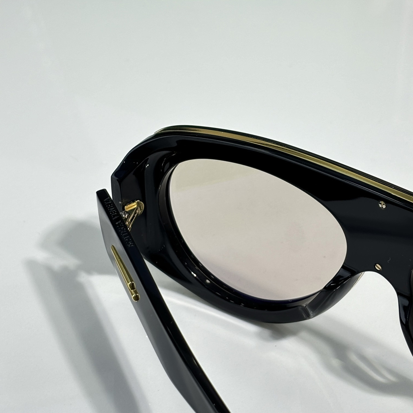 Bottega Veneta BV1362S Sunglasses   - DesignerGu